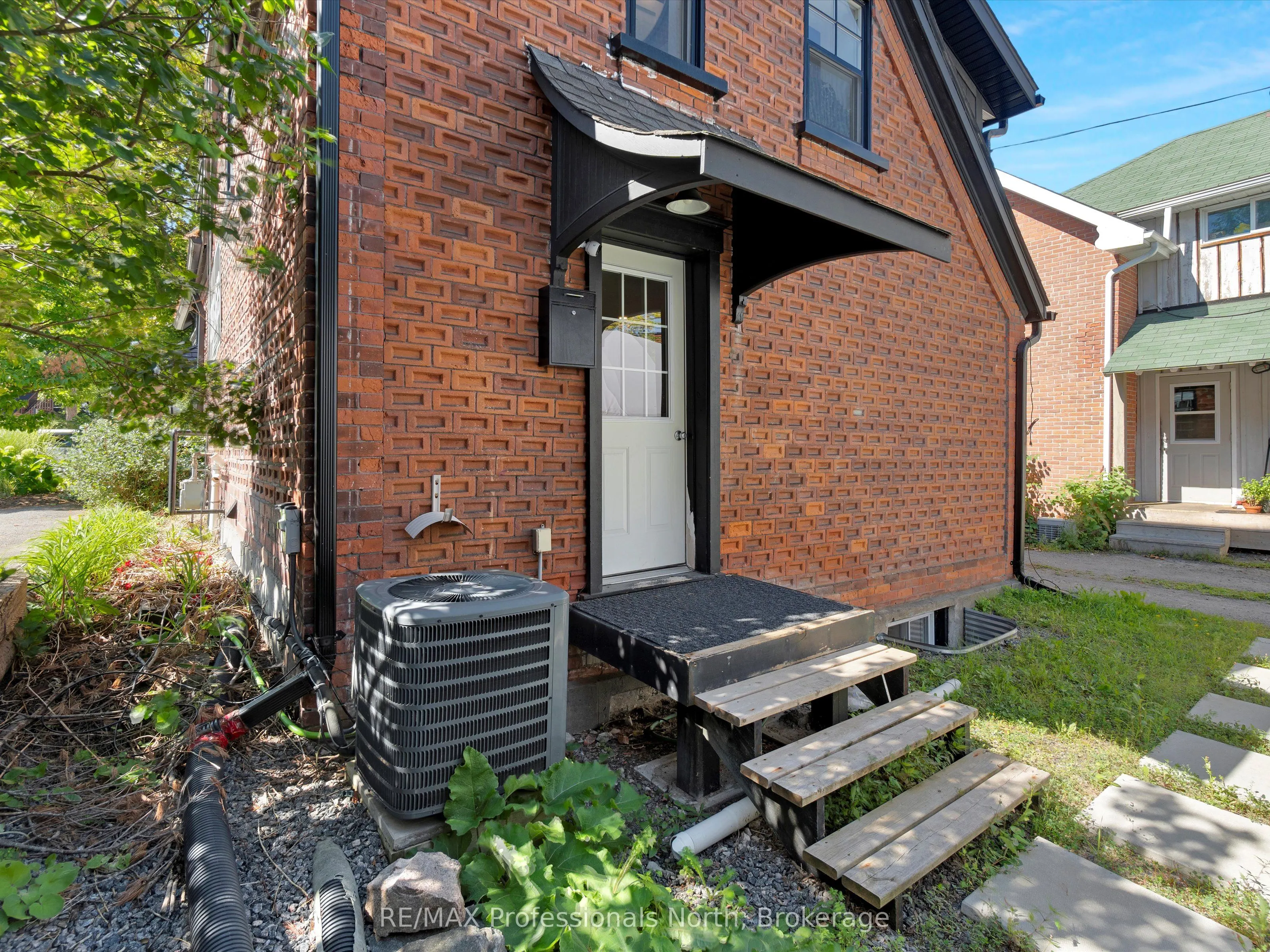 153 Manitoba Street