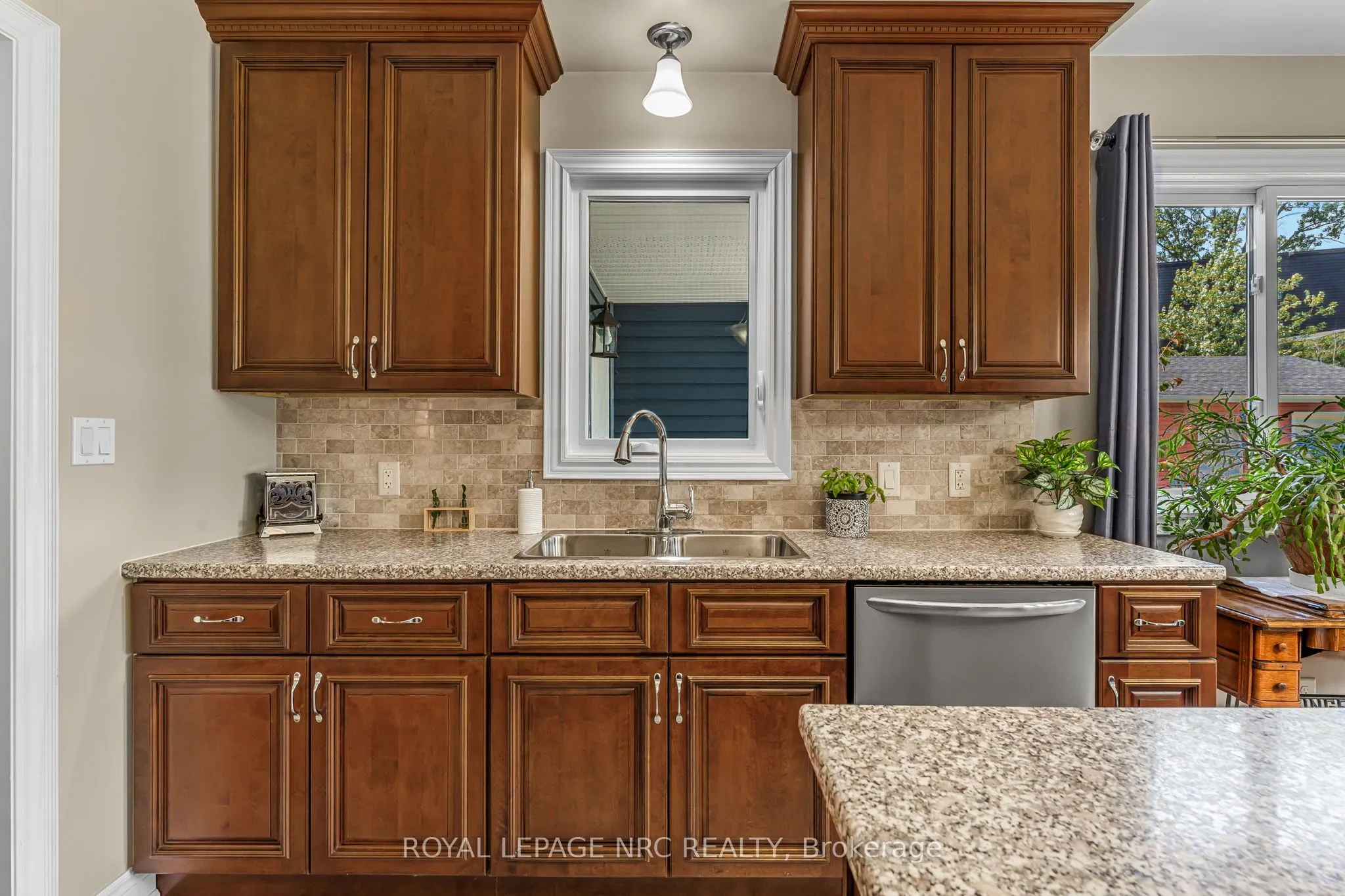 880 Edgemere Road