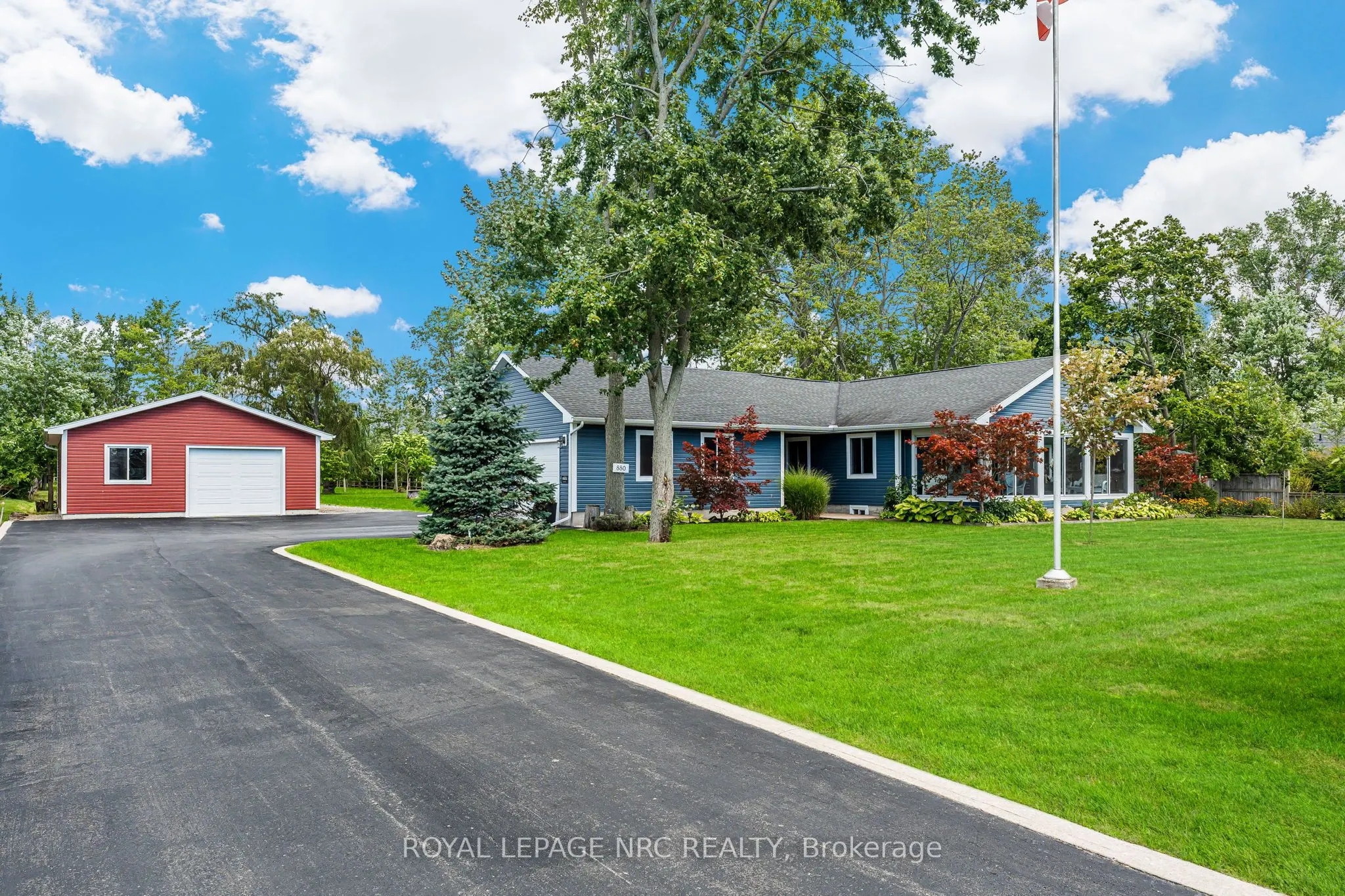 880 Edgemere Road