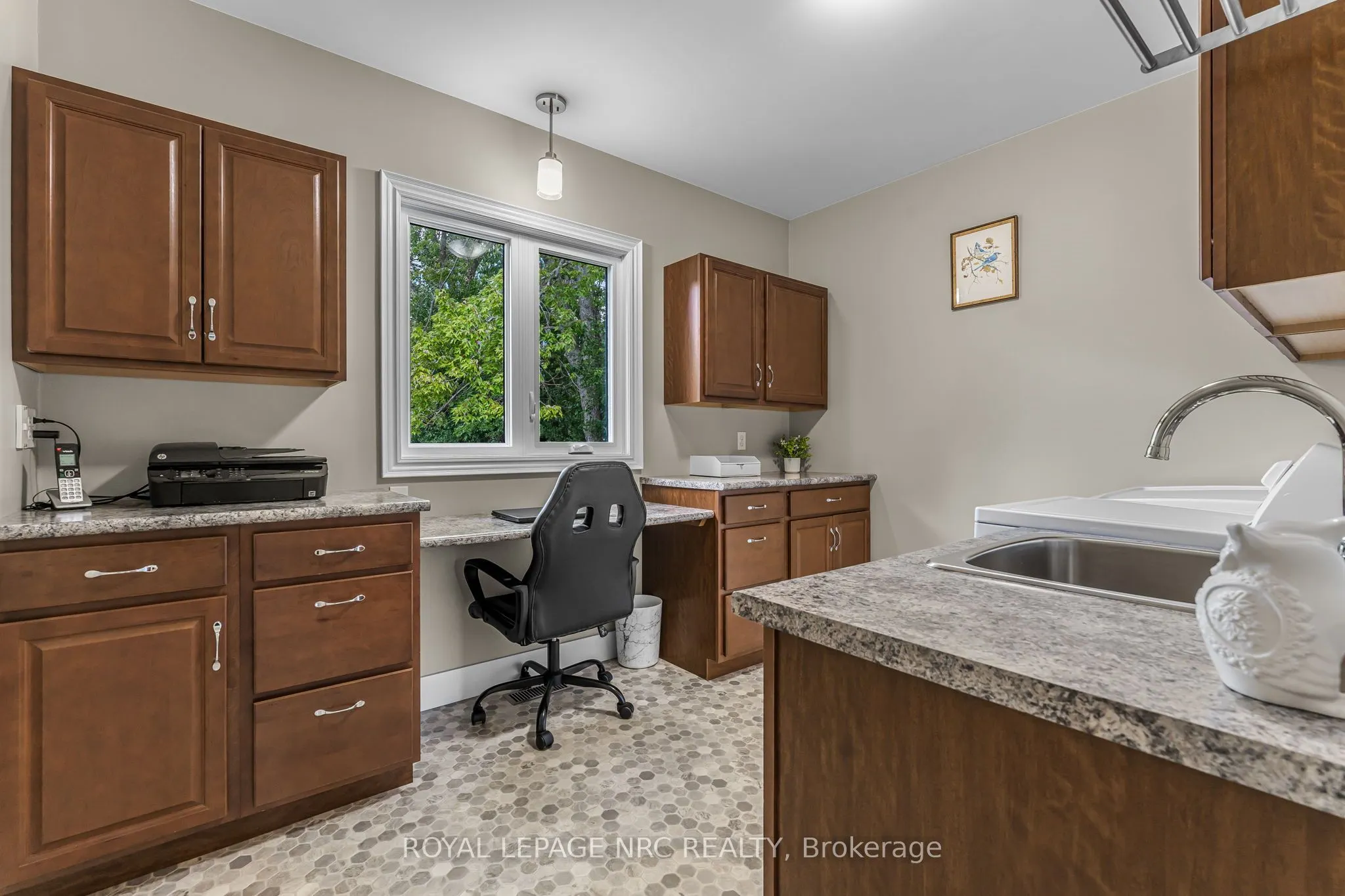 880 Edgemere Road