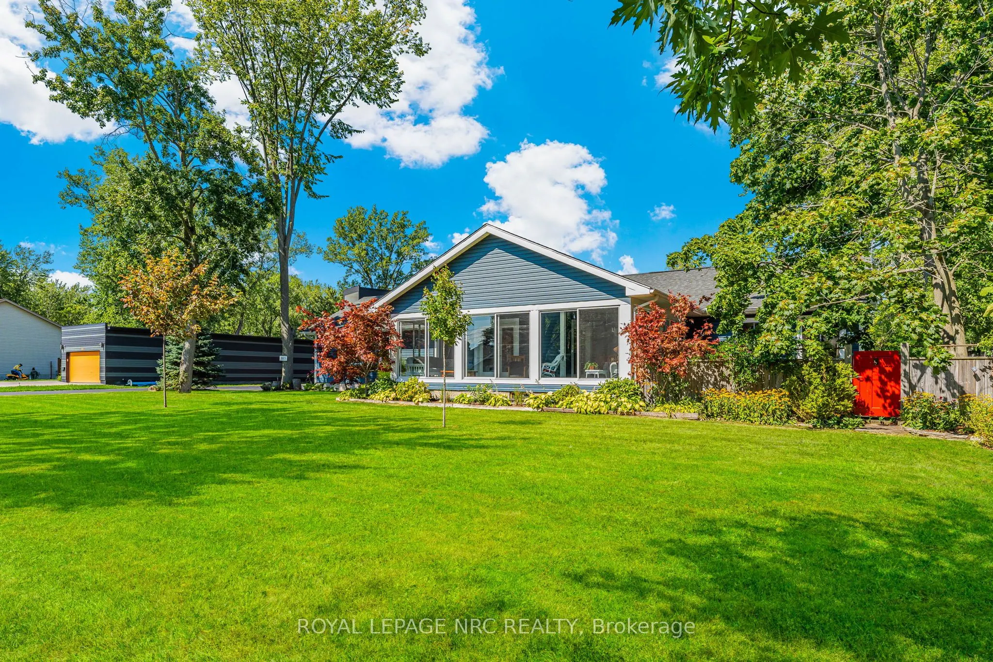 880 Edgemere Road