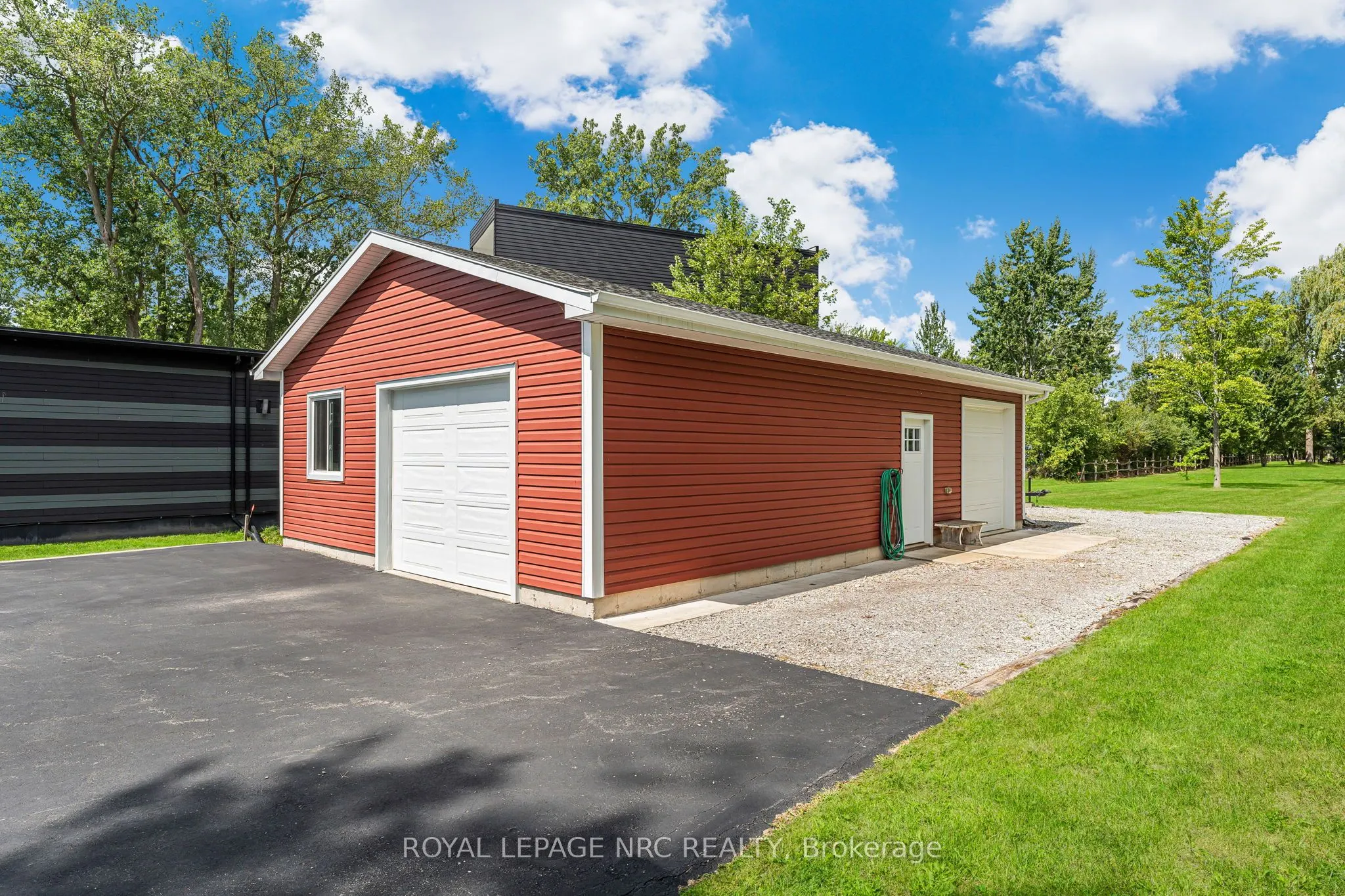 880 Edgemere Road