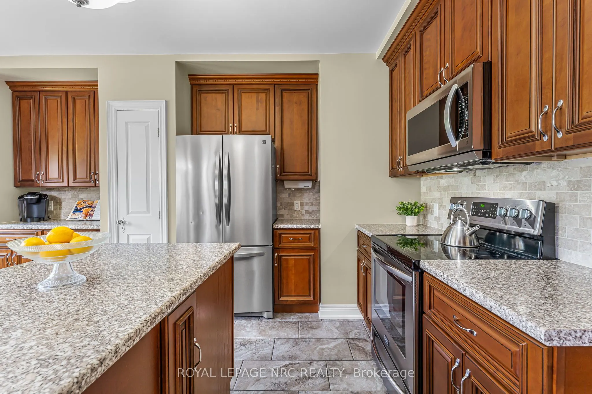 880 Edgemere Road