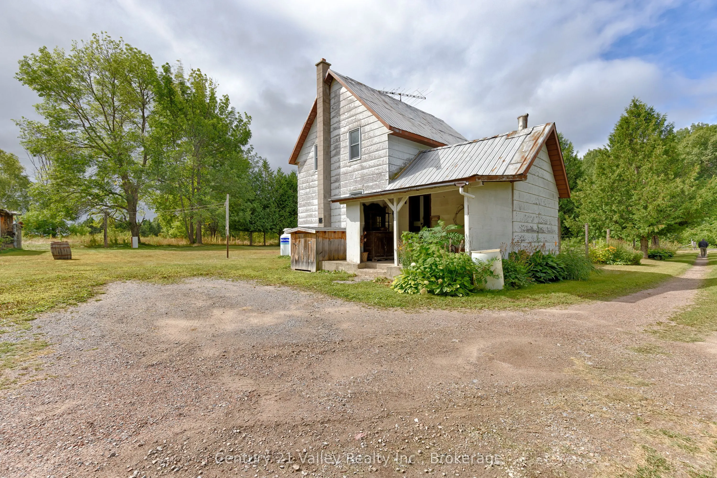 718 Crooked Rapids Road