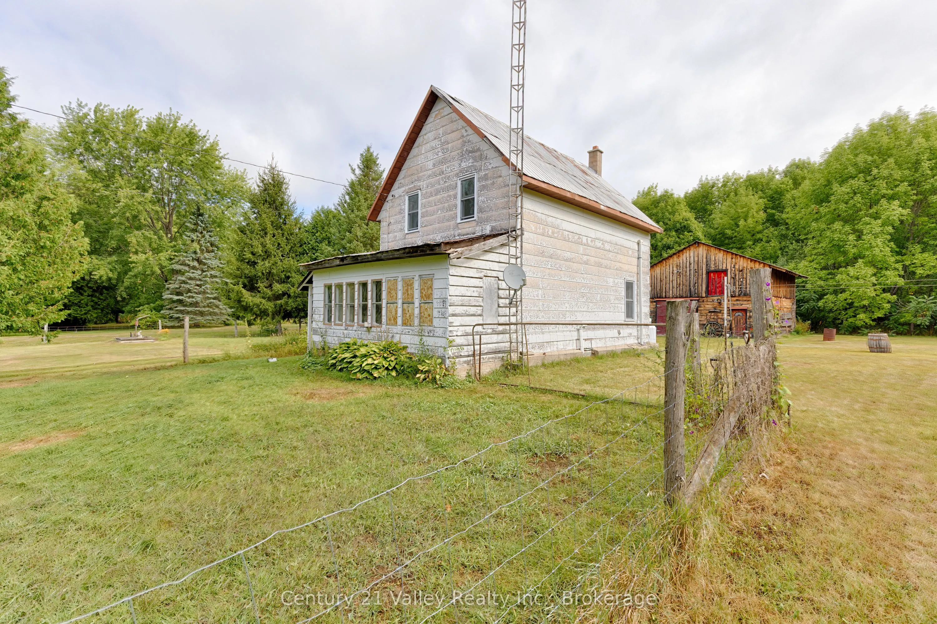 718 Crooked Rapids Road