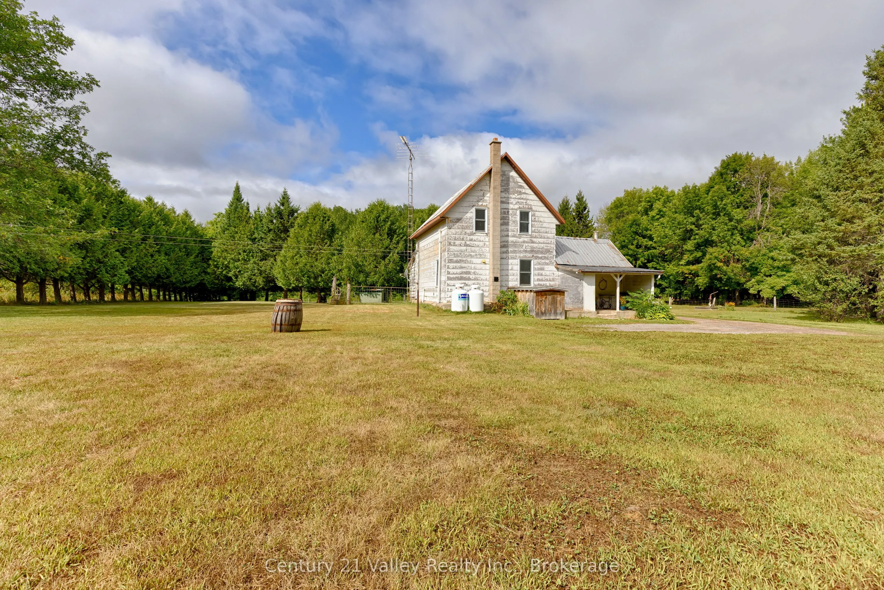 718 Crooked Rapids Road