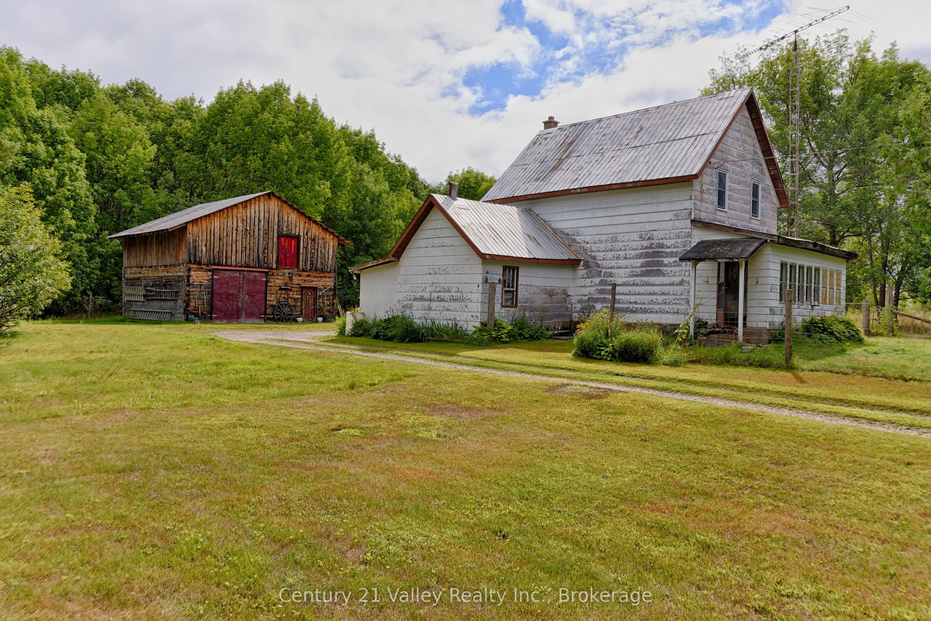 718 Crooked Rapids Road