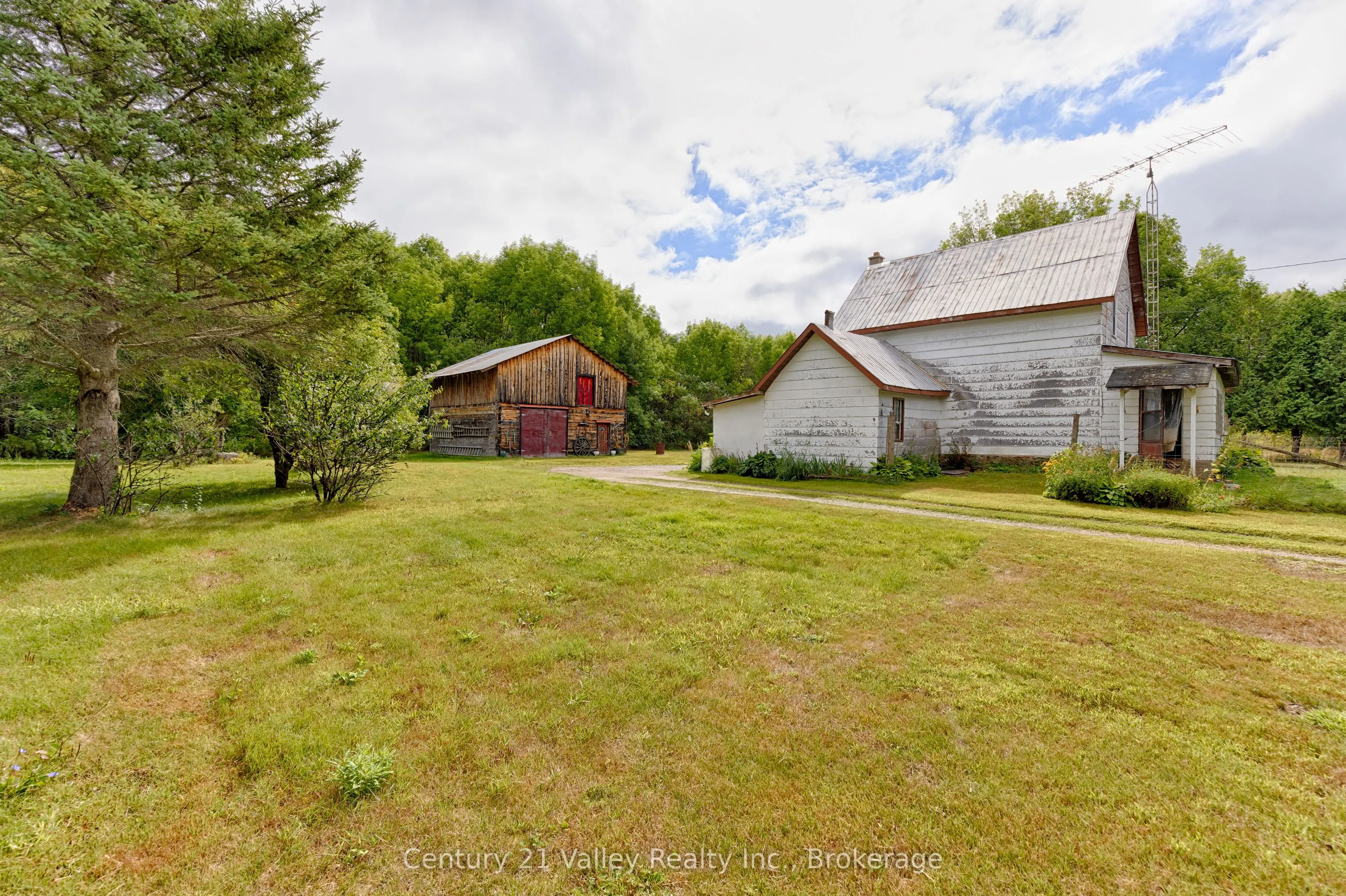 718 Crooked Rapids Road