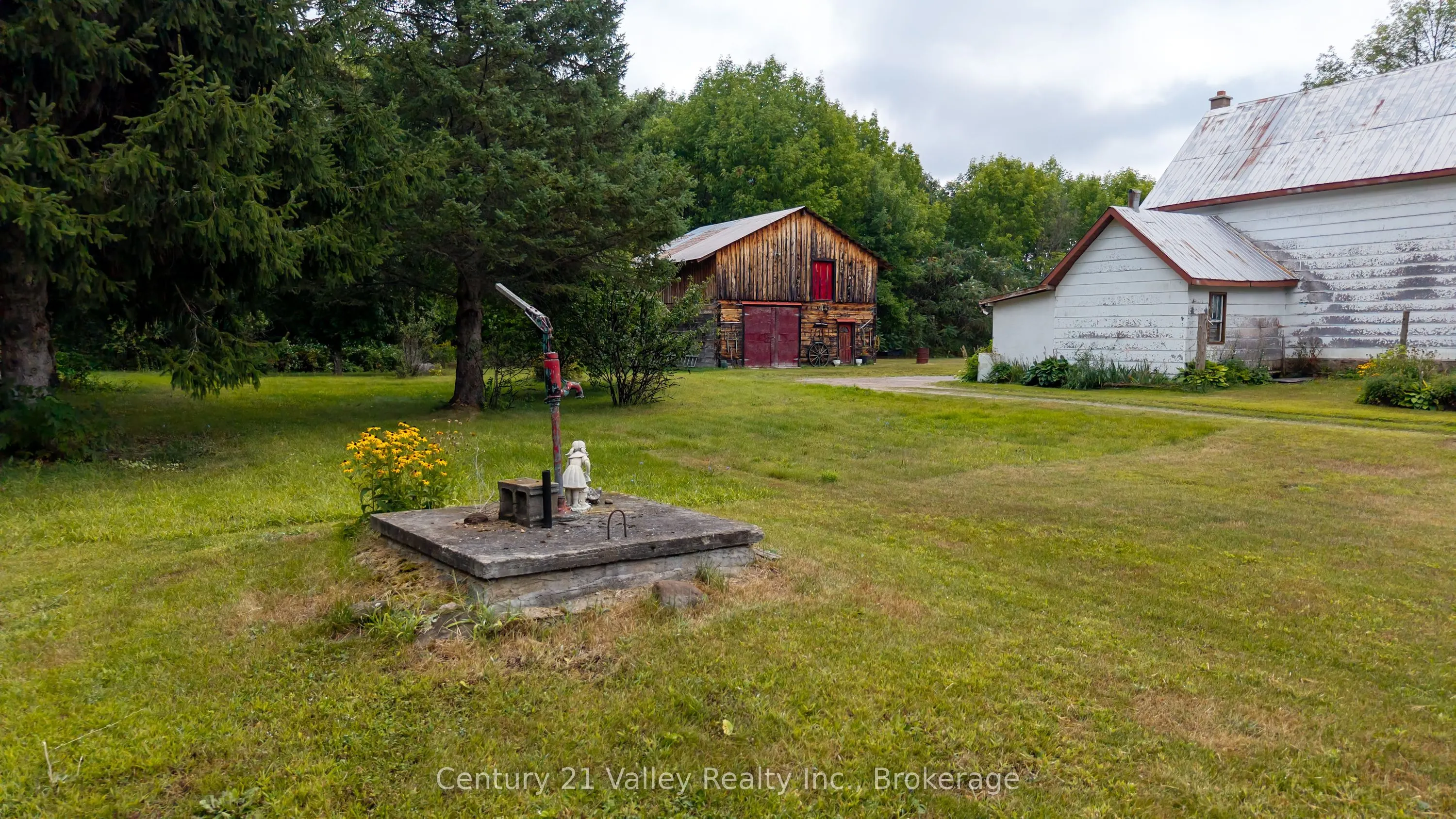 718 Crooked Rapids Road