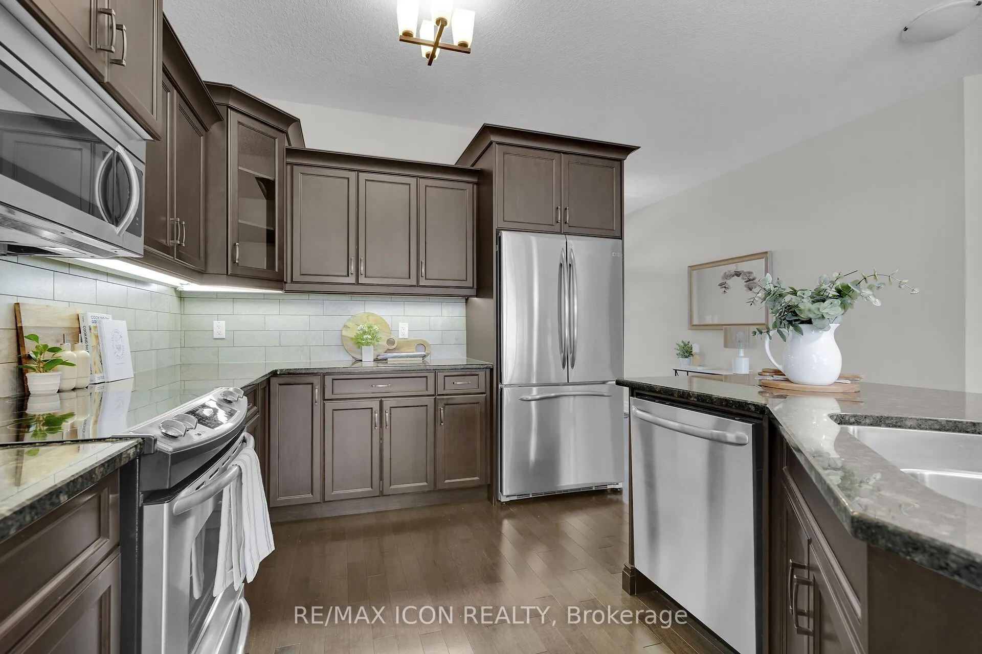 3278 Colonel Talbot Road, #33