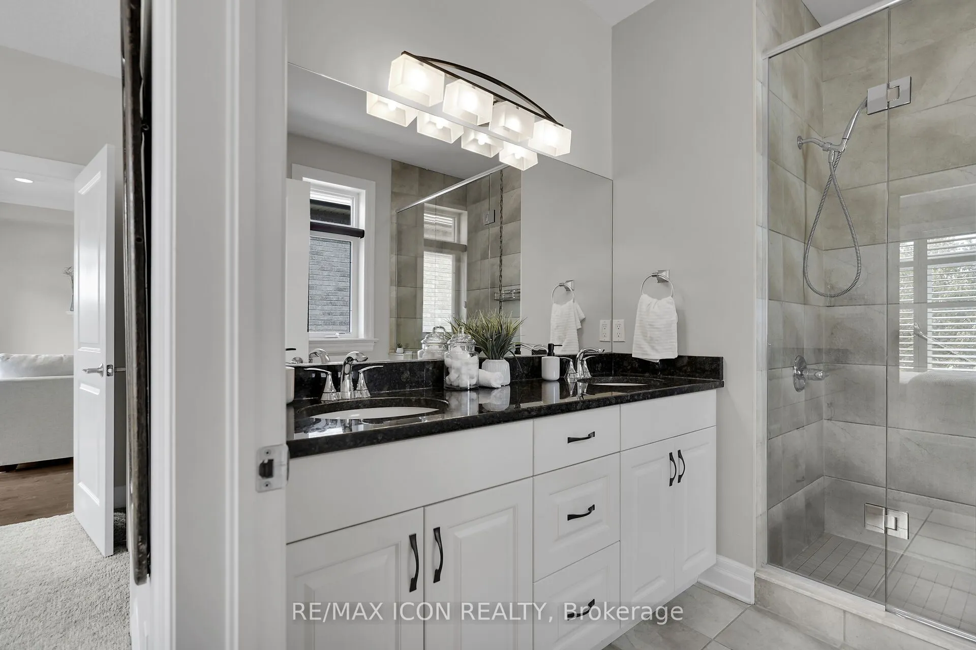 3278 Colonel Talbot Road, #33