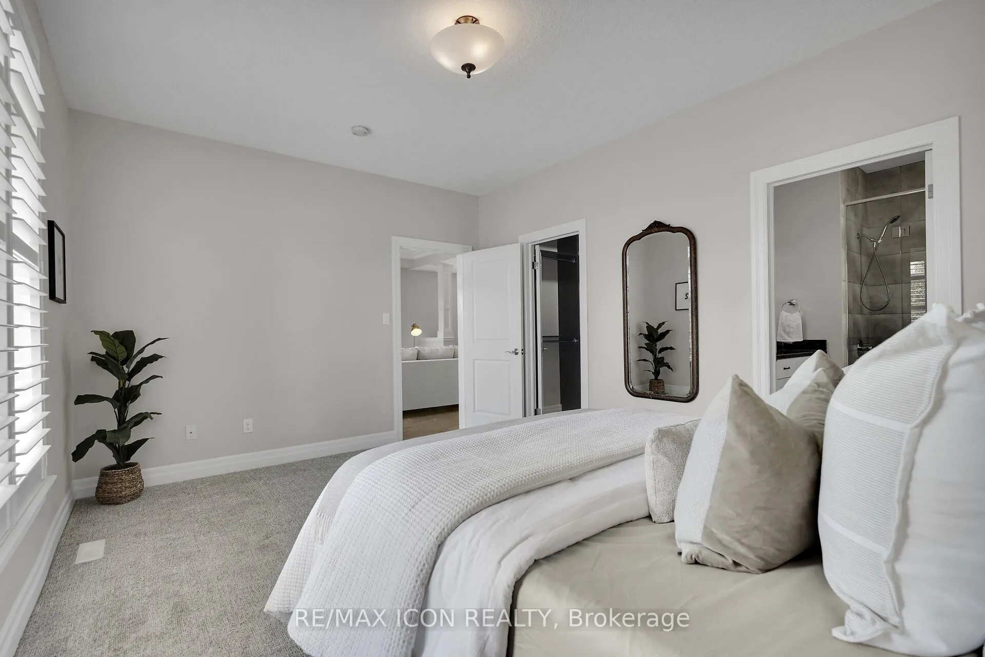3278 Colonel Talbot Road, #33
