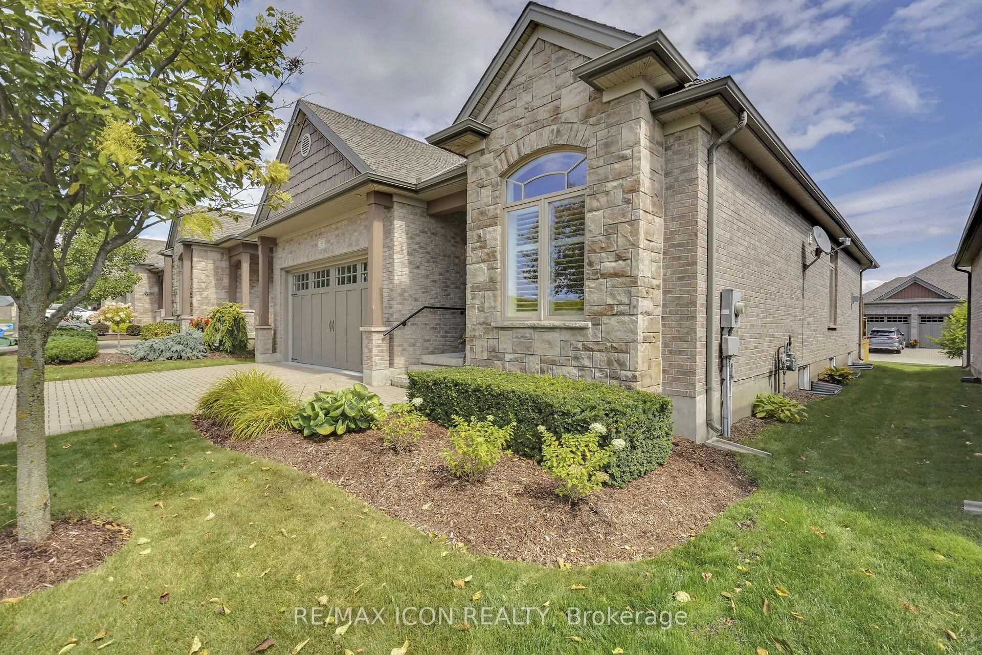 3278 Colonel Talbot Road, #33