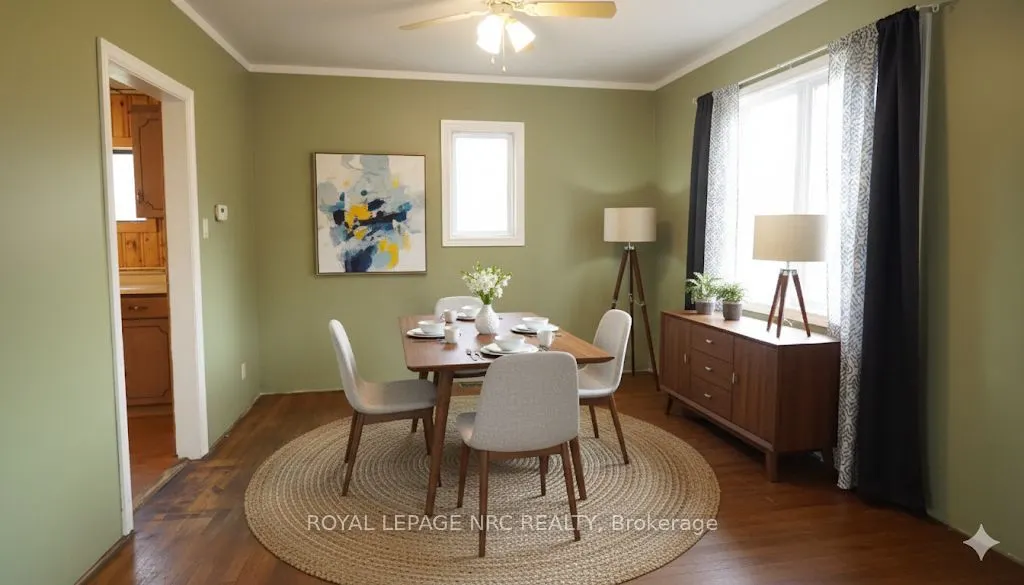 235 Clarence Street W