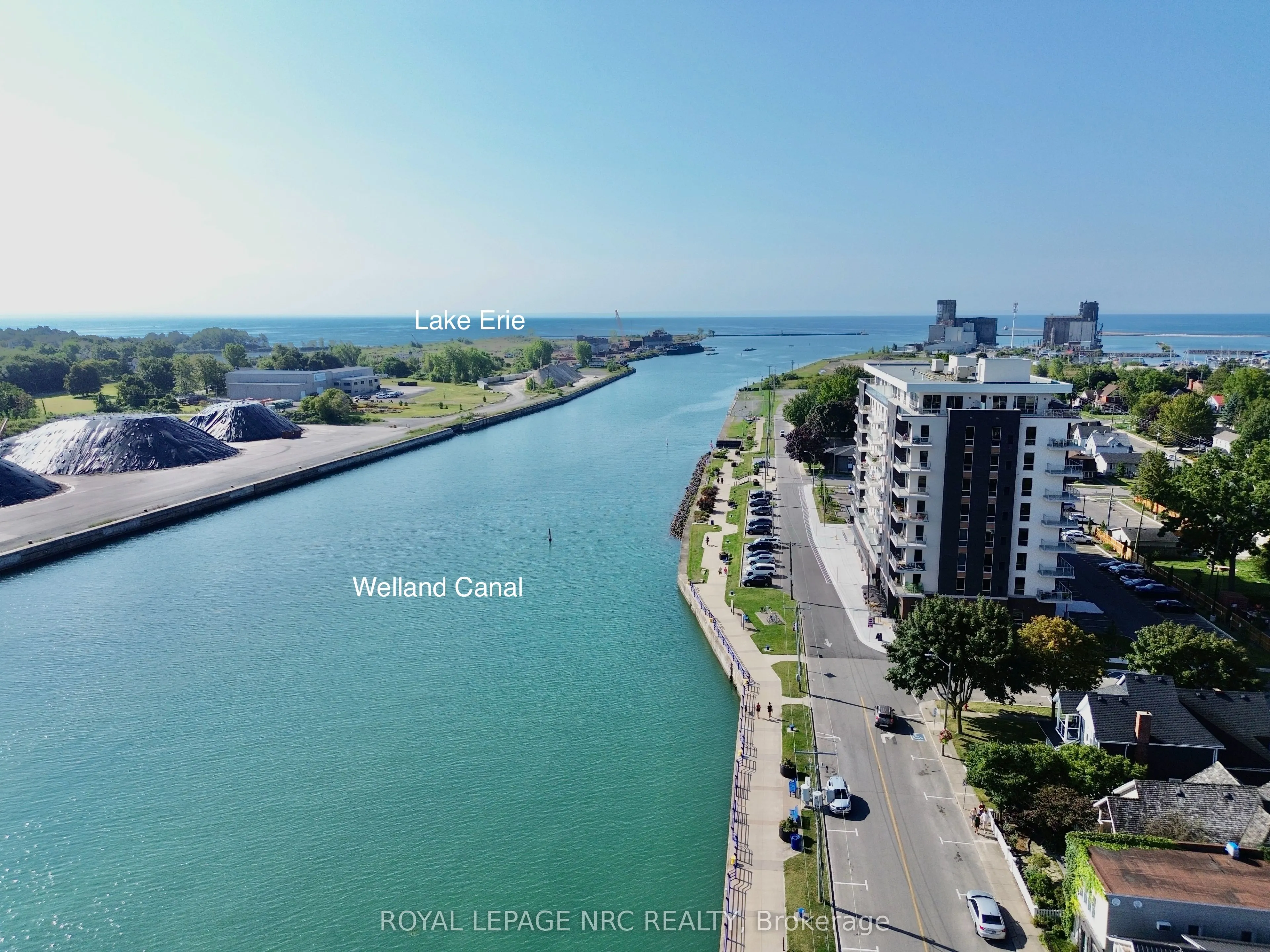 235 Clarence Street W