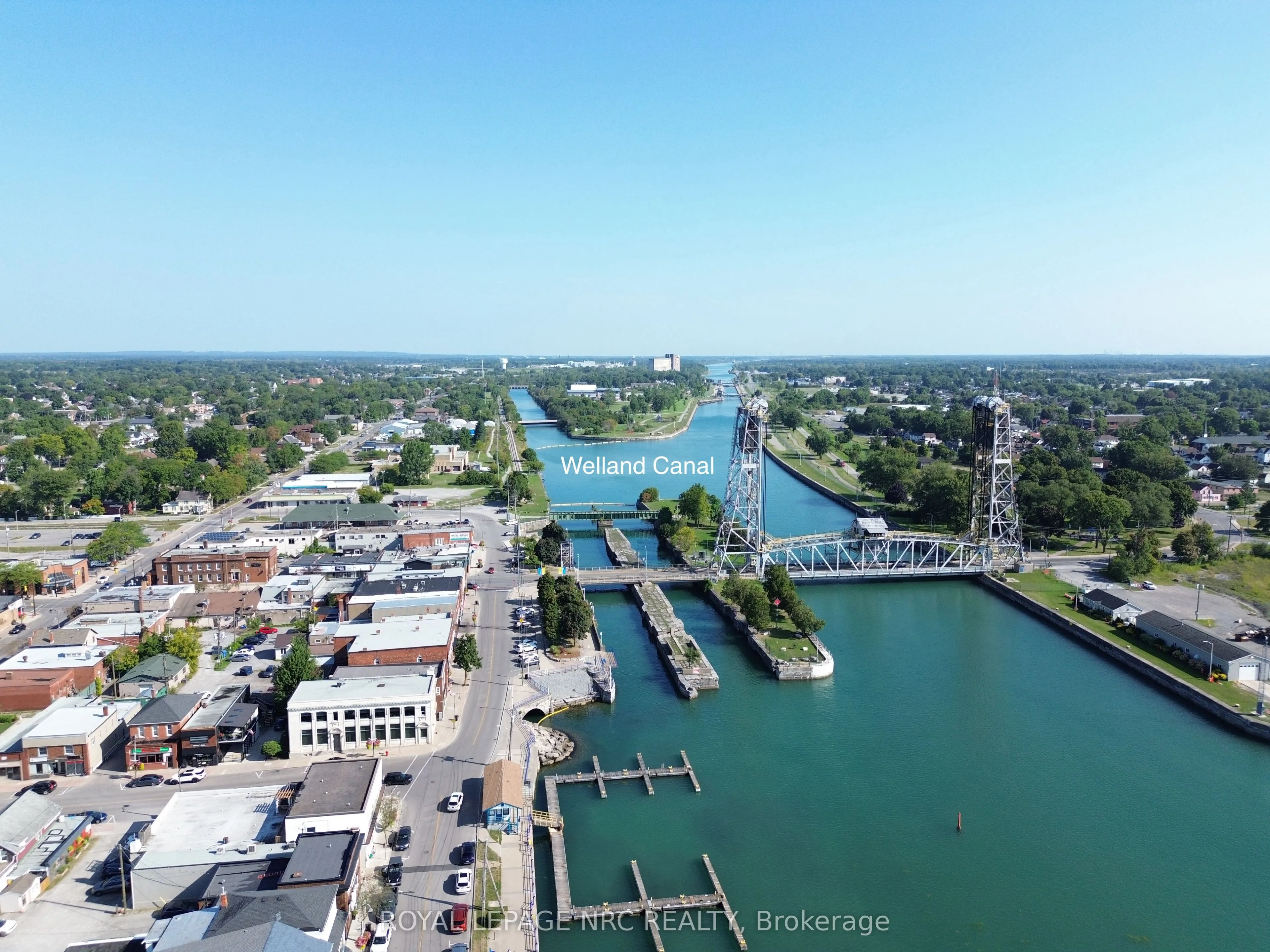 235 Clarence Street W