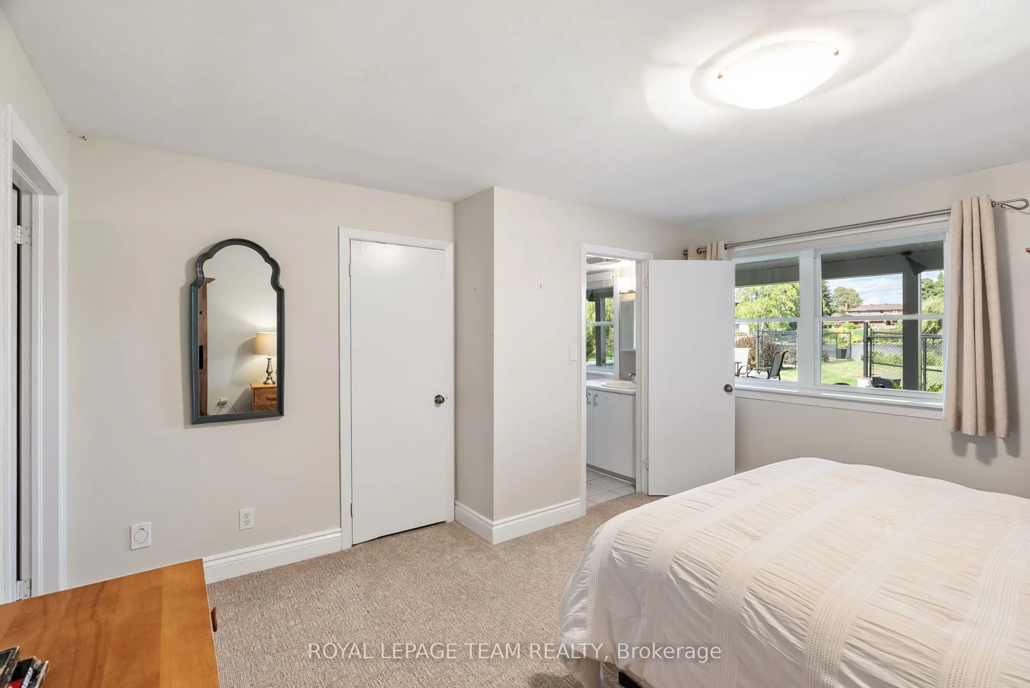 5409 Riverside Crescent