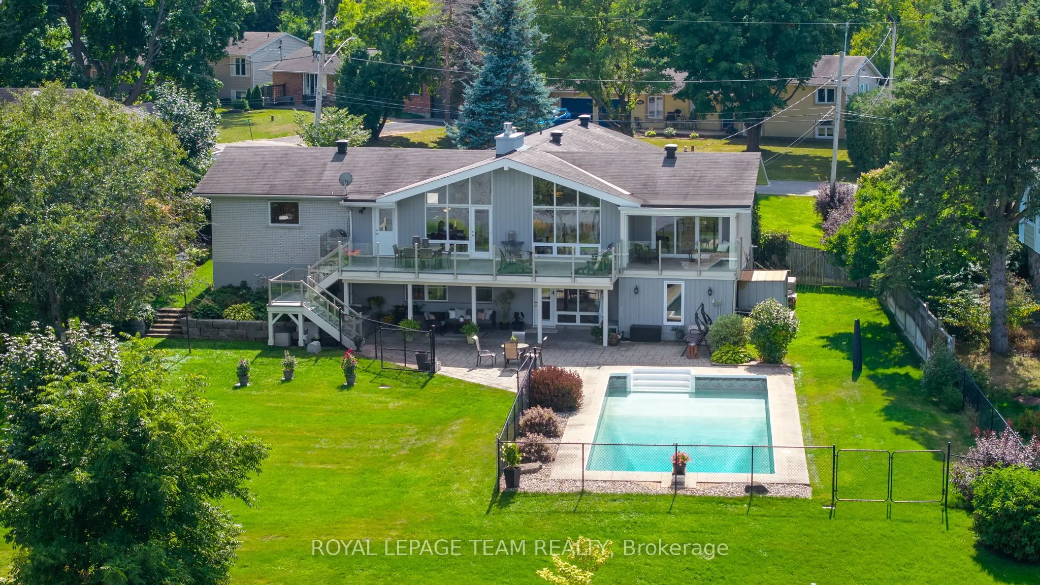 5409 Riverside Crescent