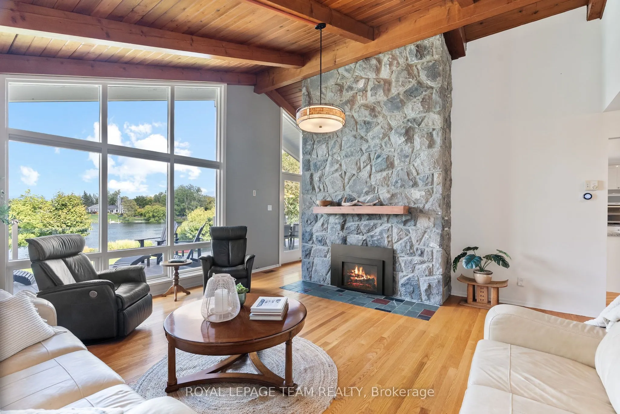 5409 Riverside Crescent