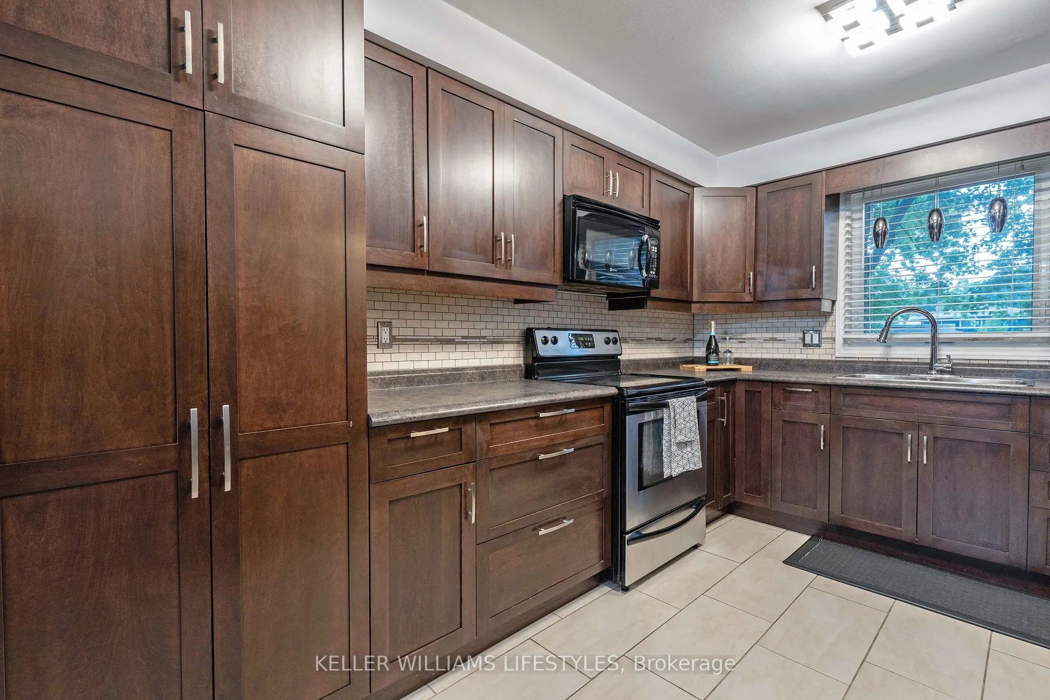 21 Beechbank Crescent