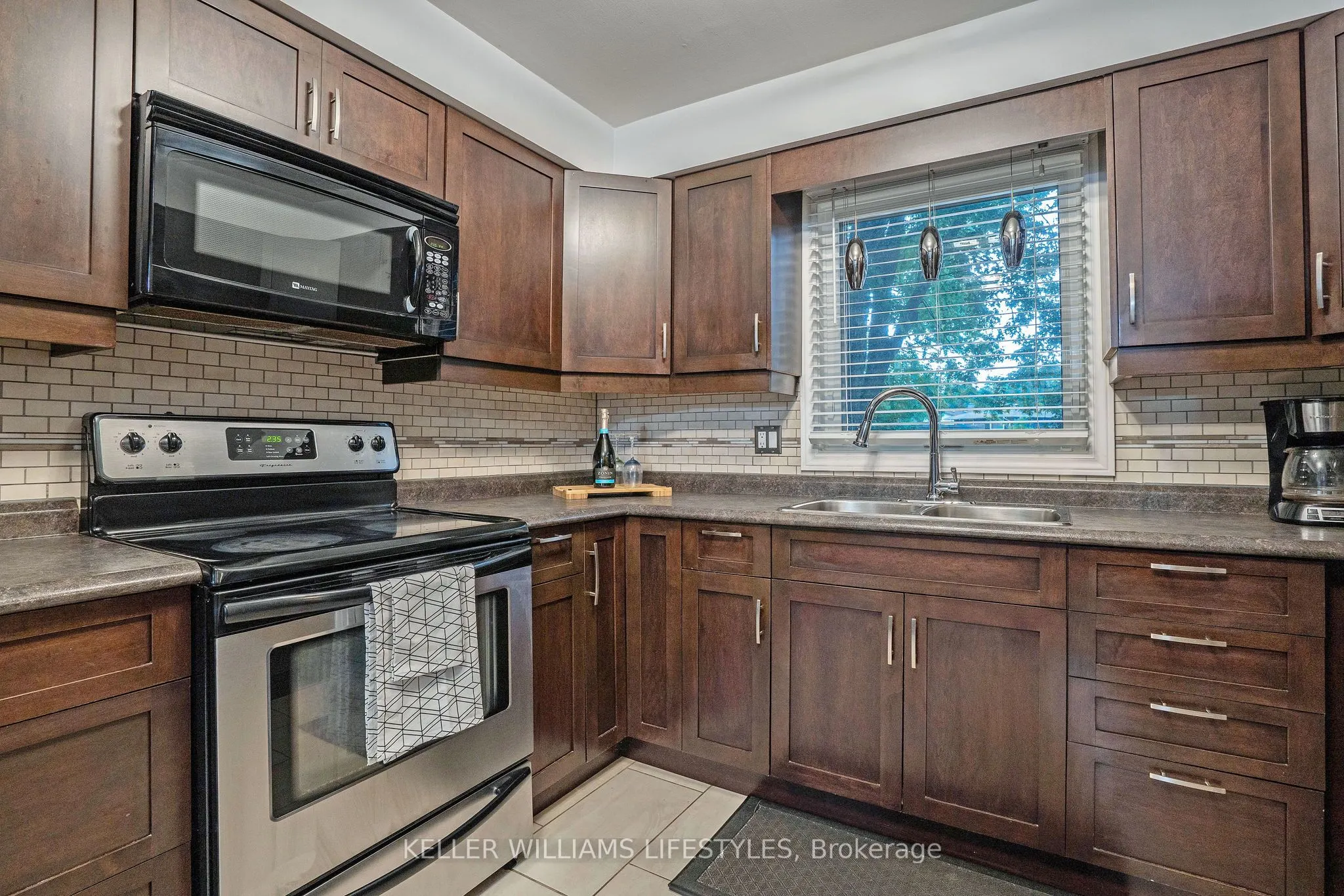 21 Beechbank Crescent