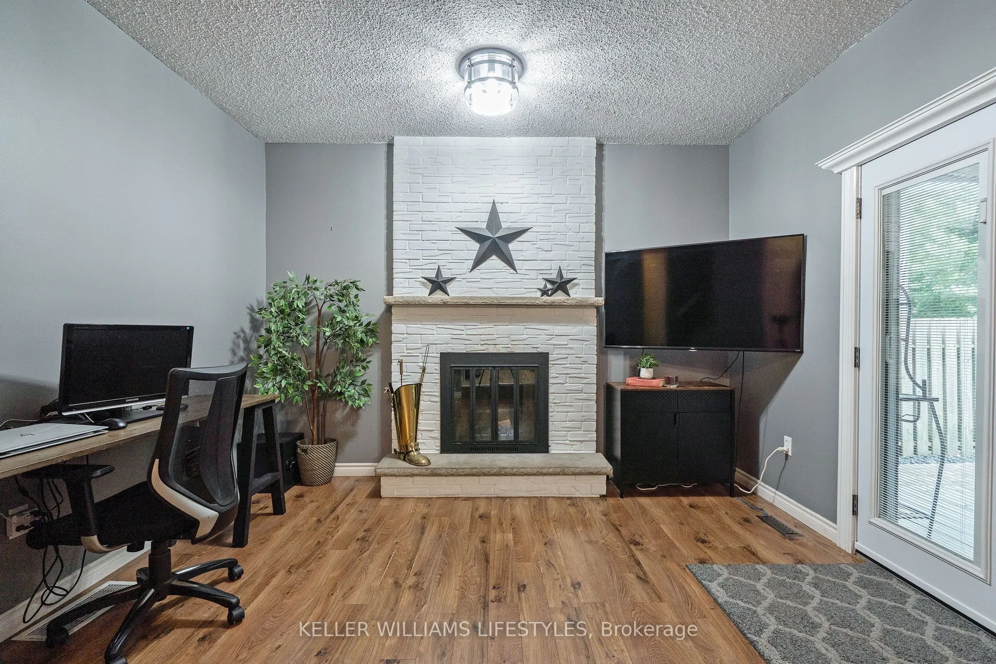 21 Beechbank Crescent