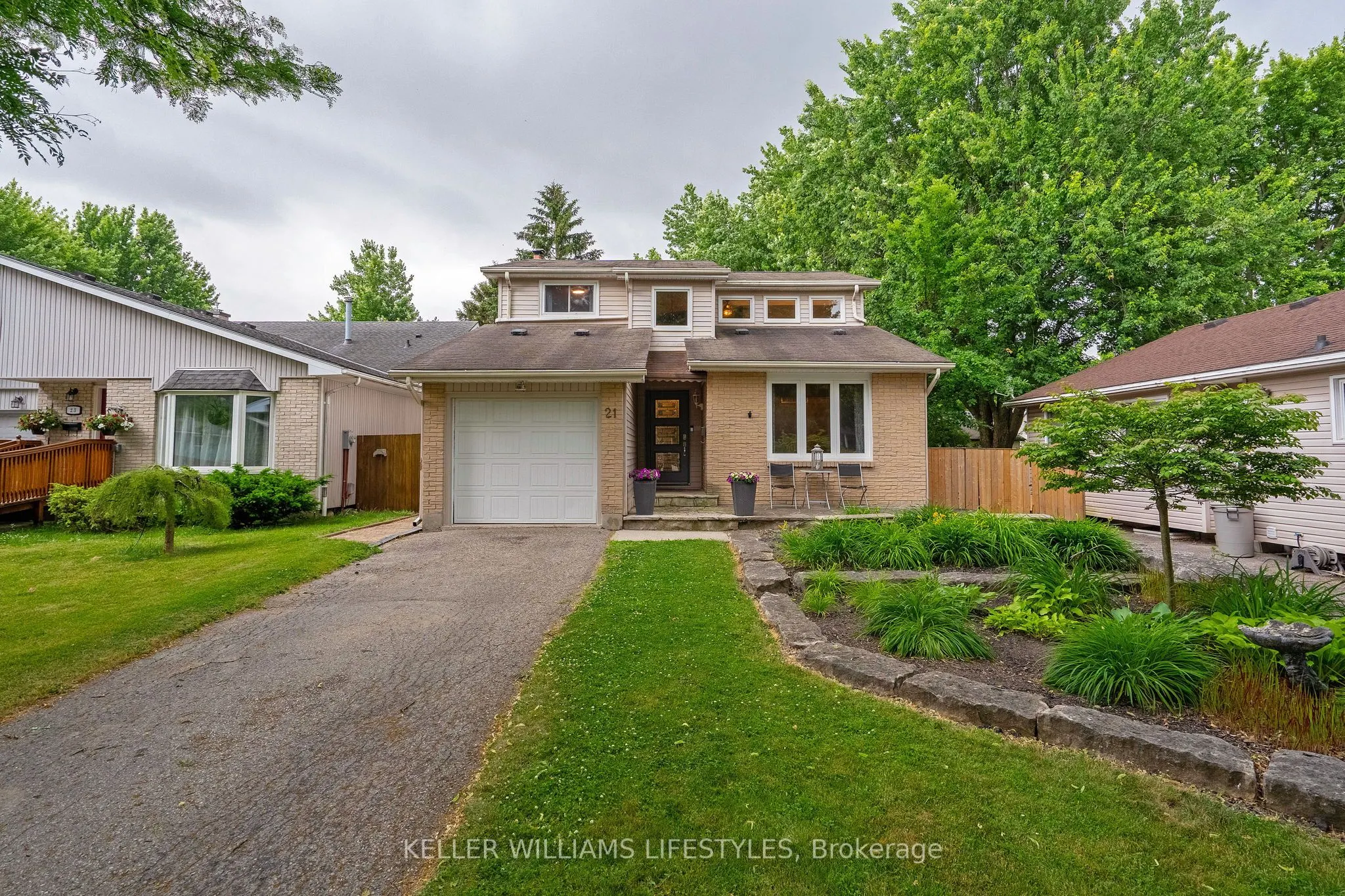21 Beechbank Crescent