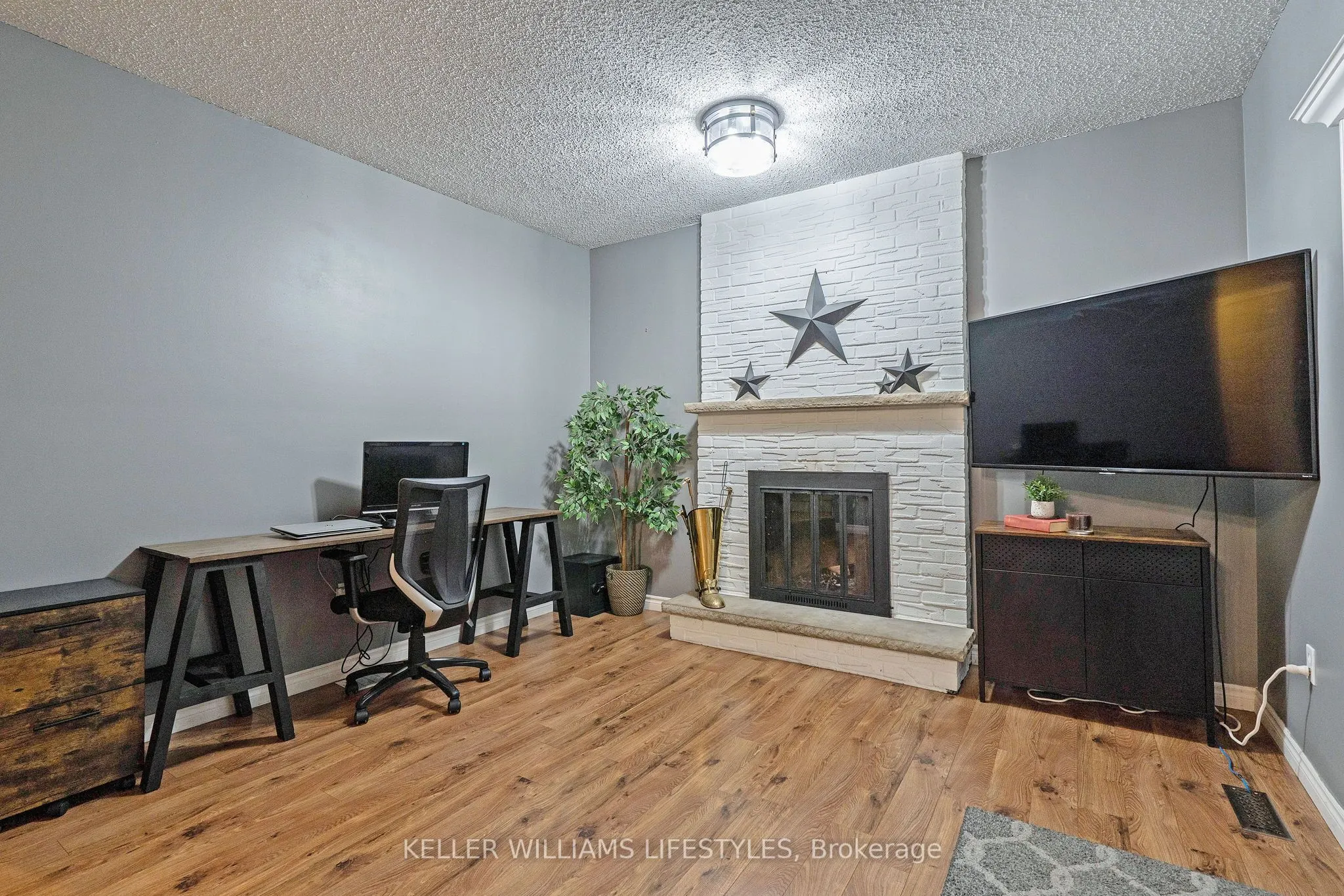 21 Beechbank Crescent