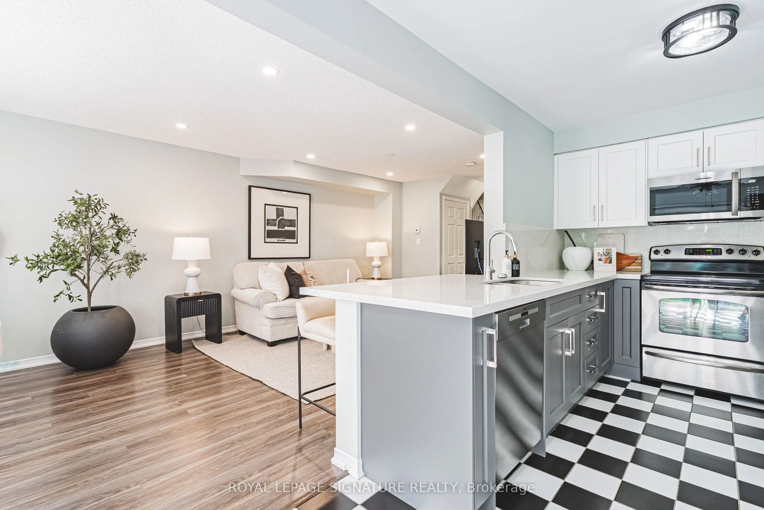 819 Upper Paradise Road, #11
