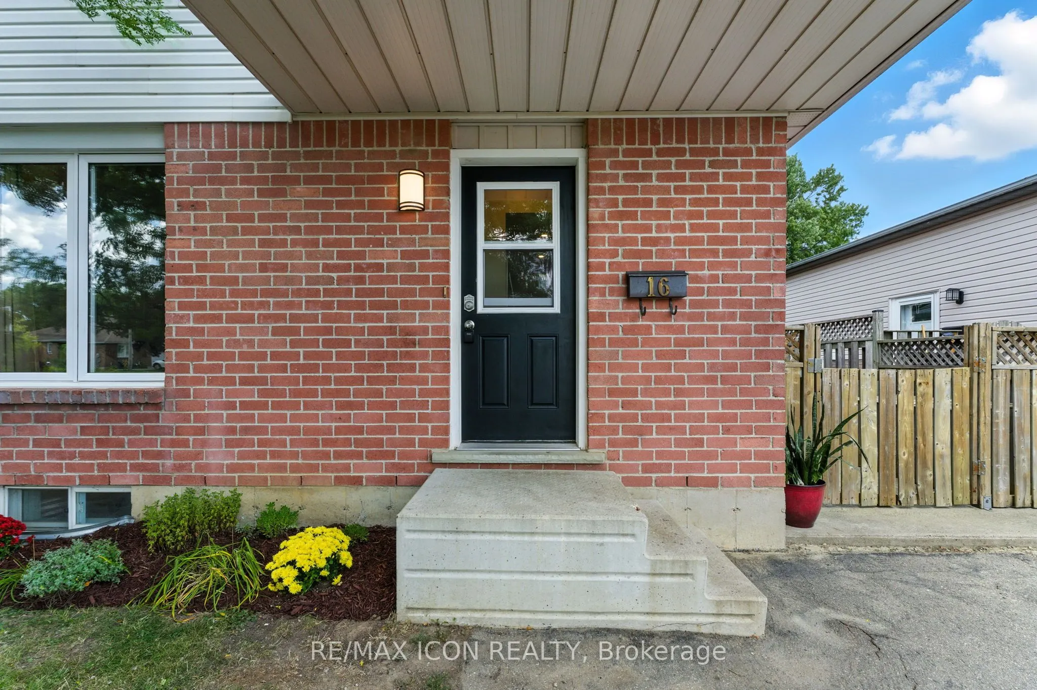 16 Ivy Crescent