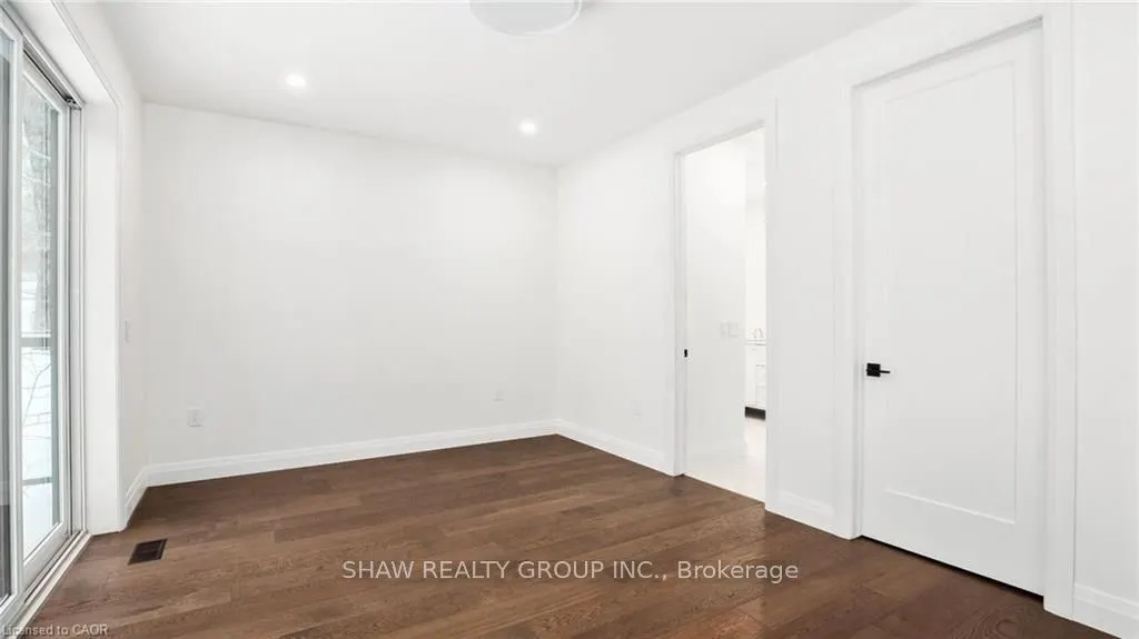 31 Glen Eagle Court