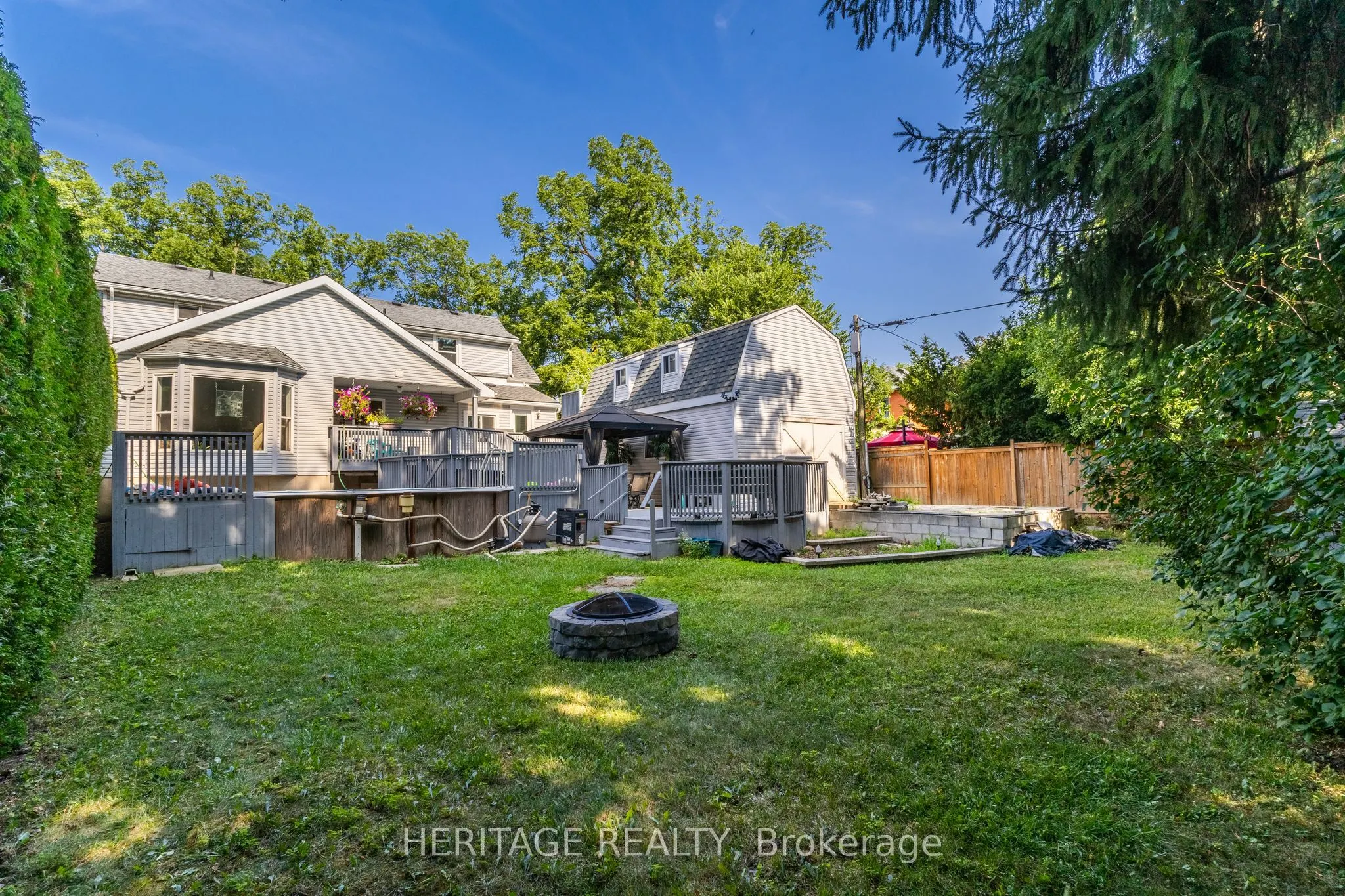 55 Wellington Street S