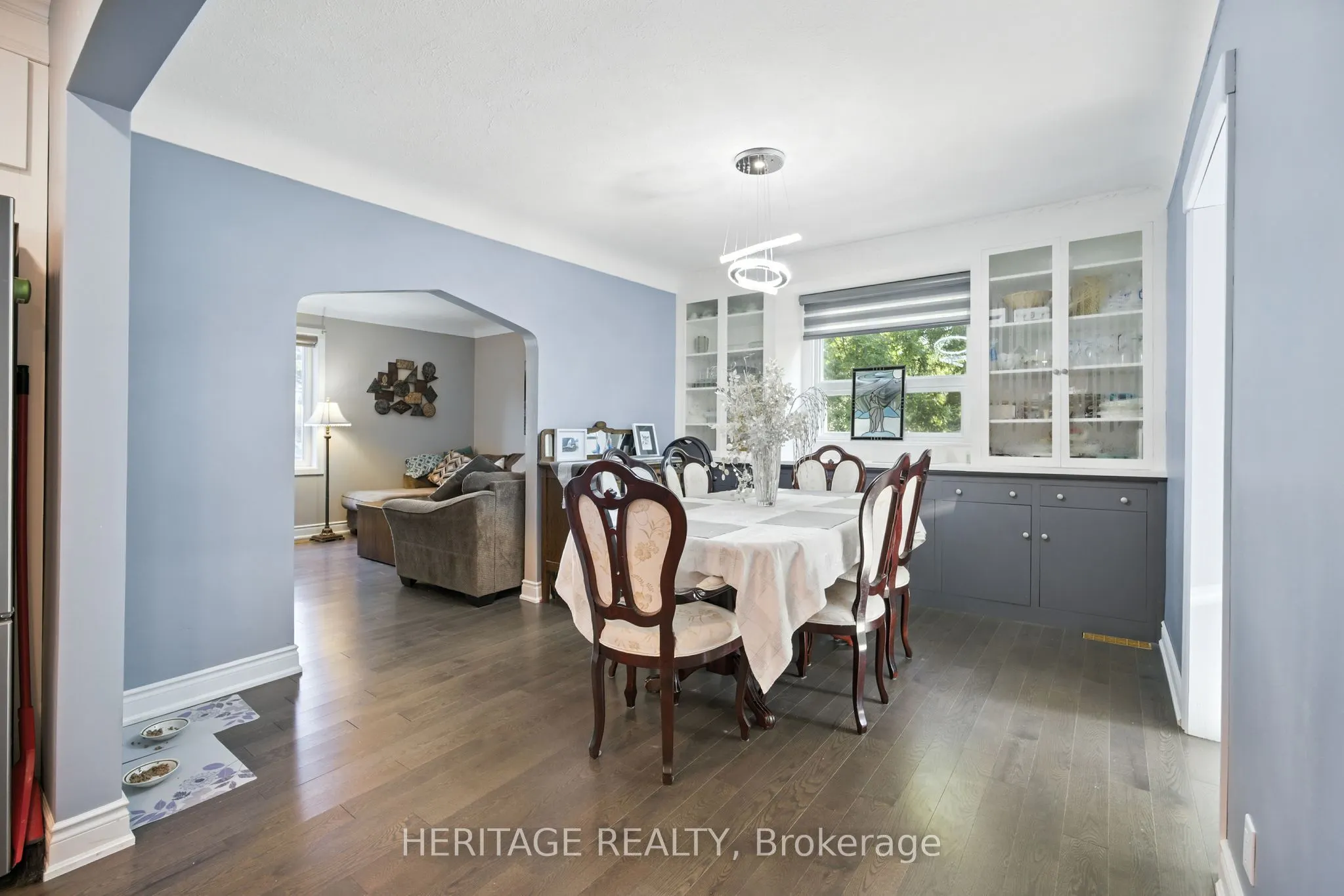 55 Wellington Street S