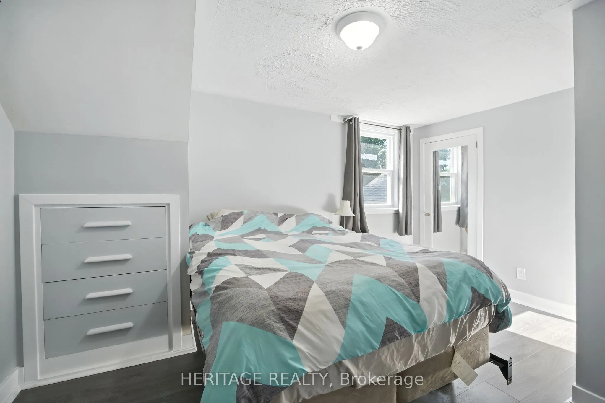 55 Wellington Street S