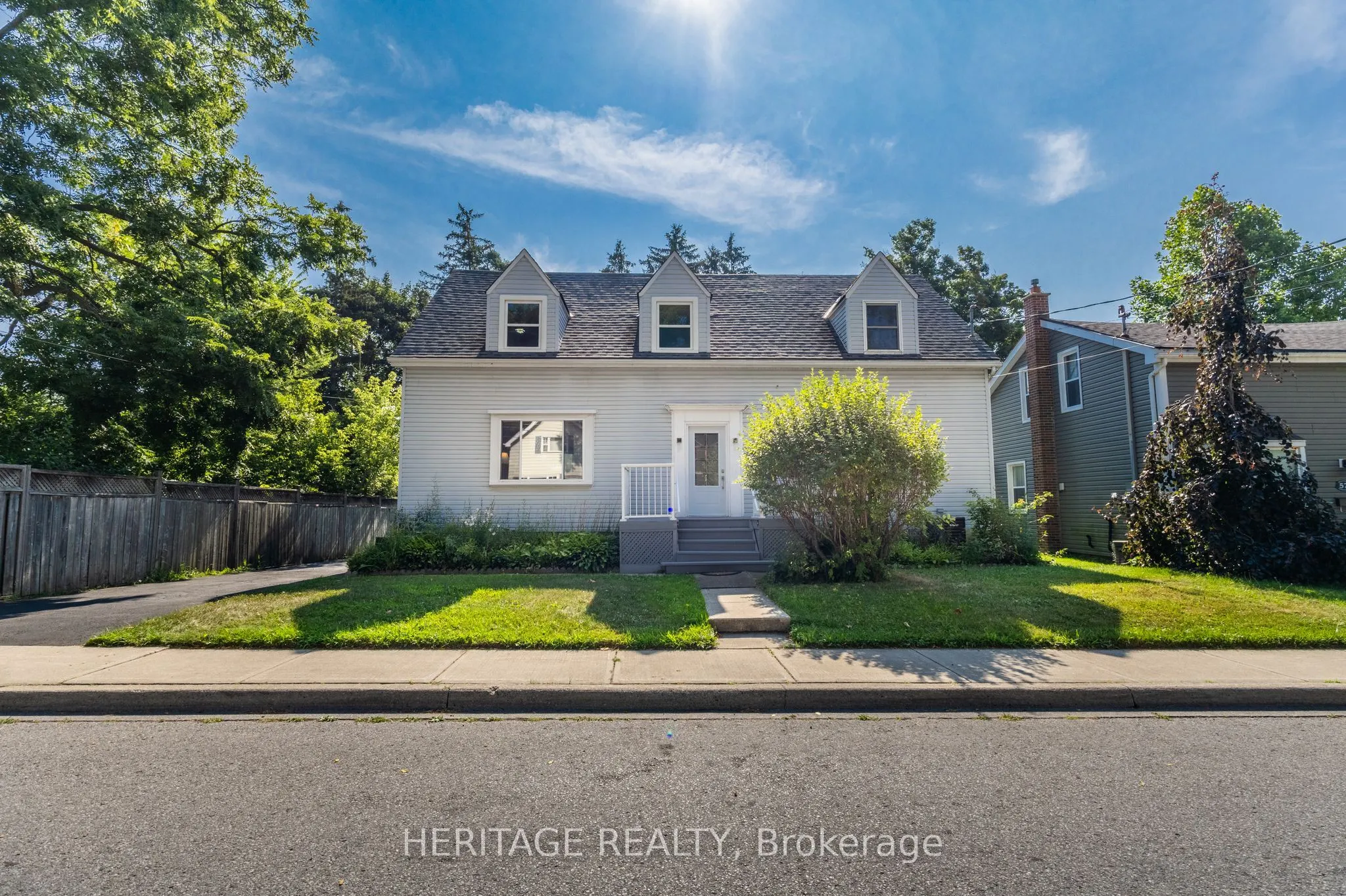 55 Wellington Street S