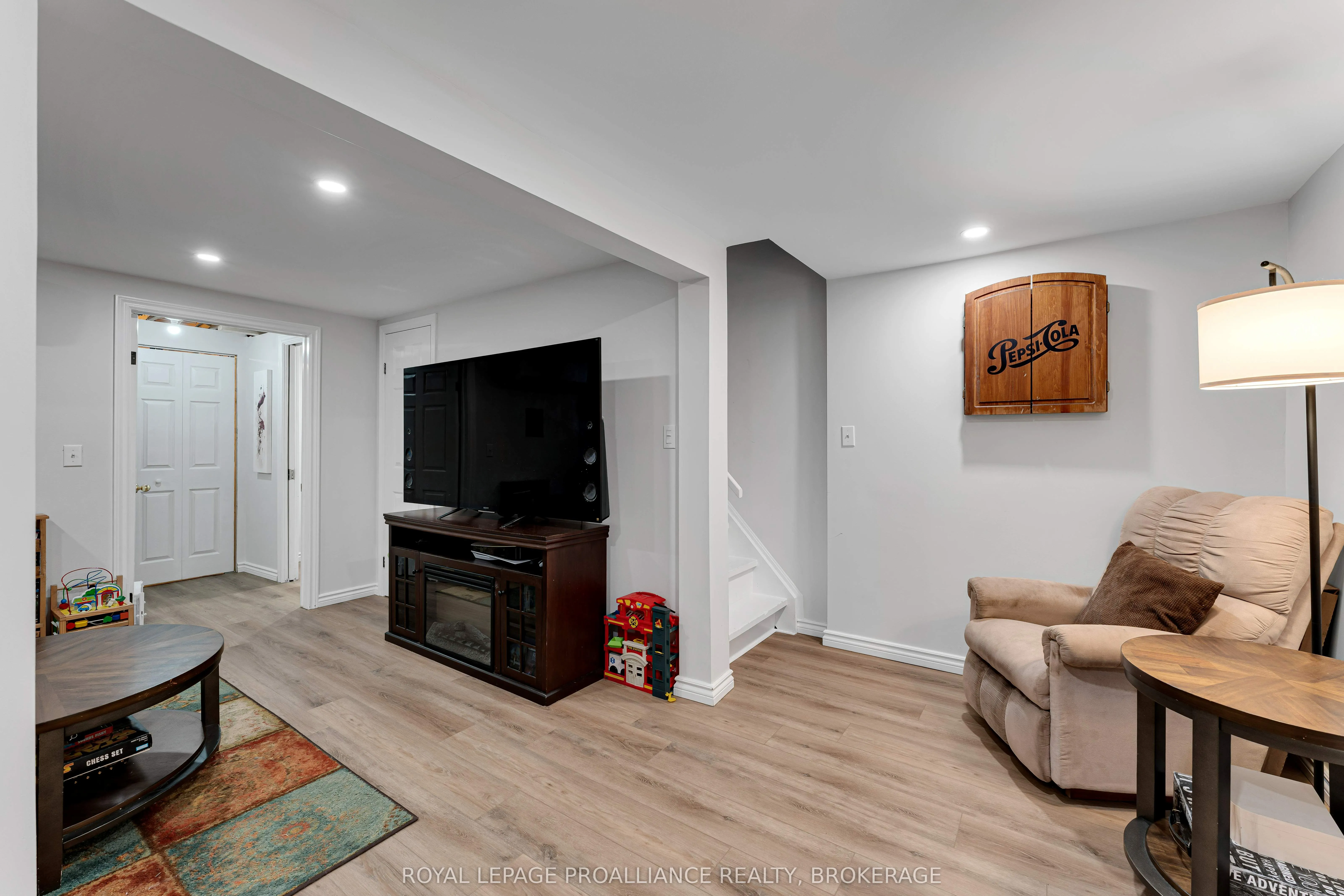 369 William Street N, #4