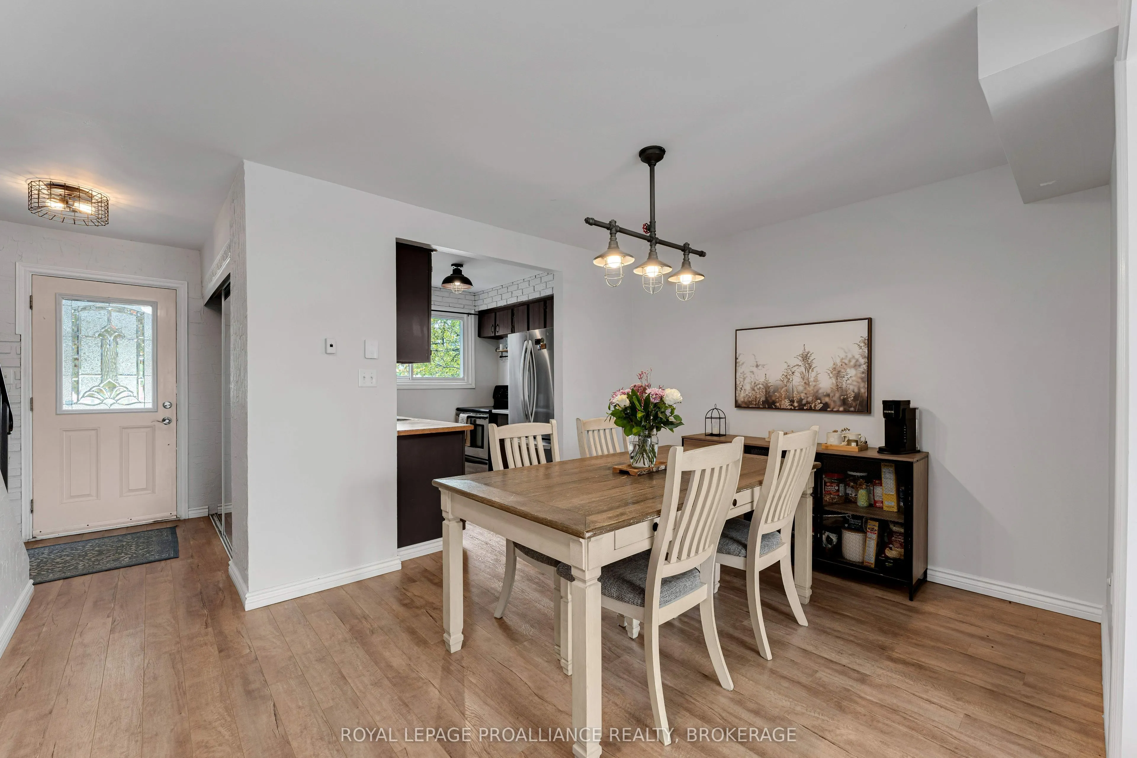 369 William Street N, #4