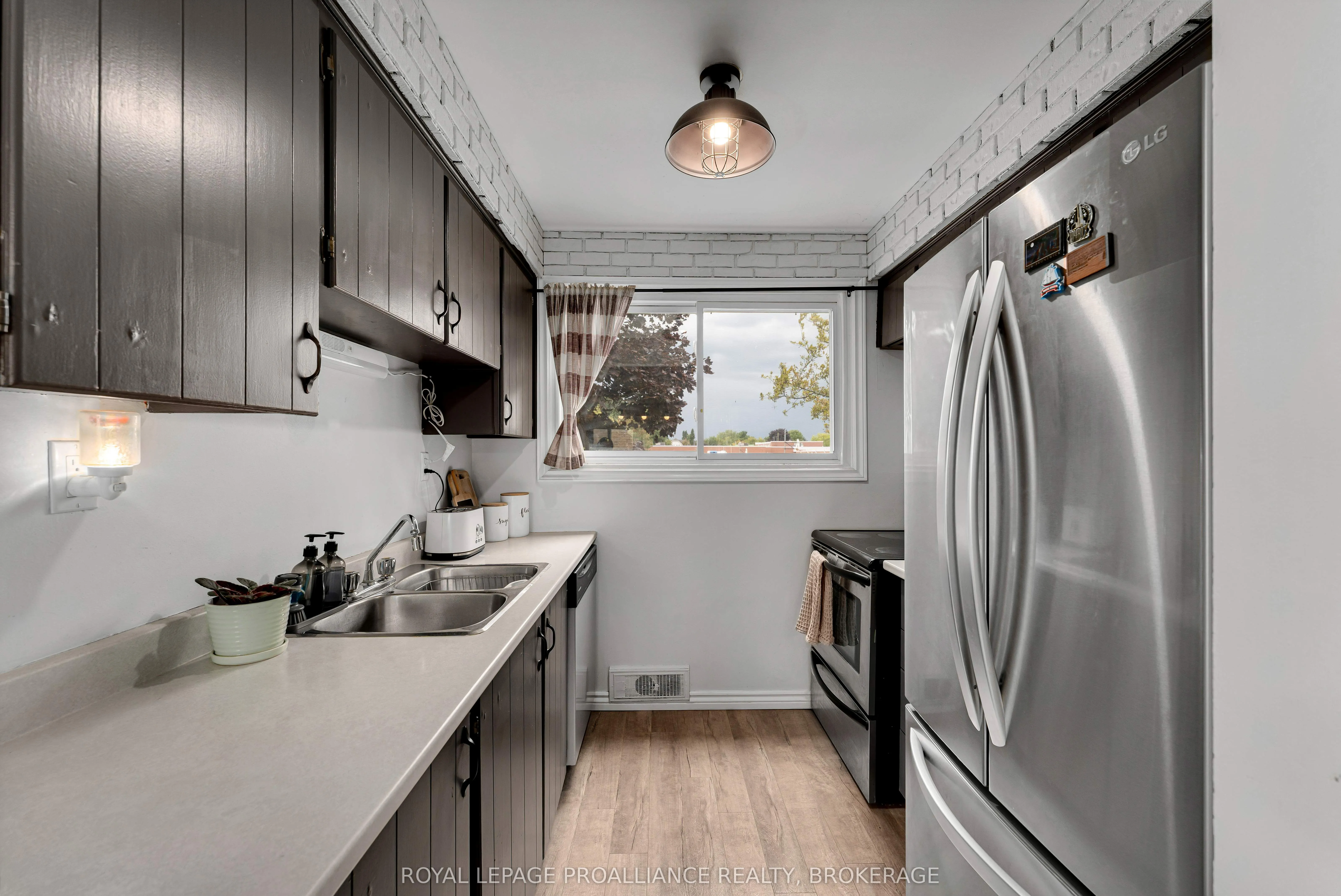 369 William Street N, #4