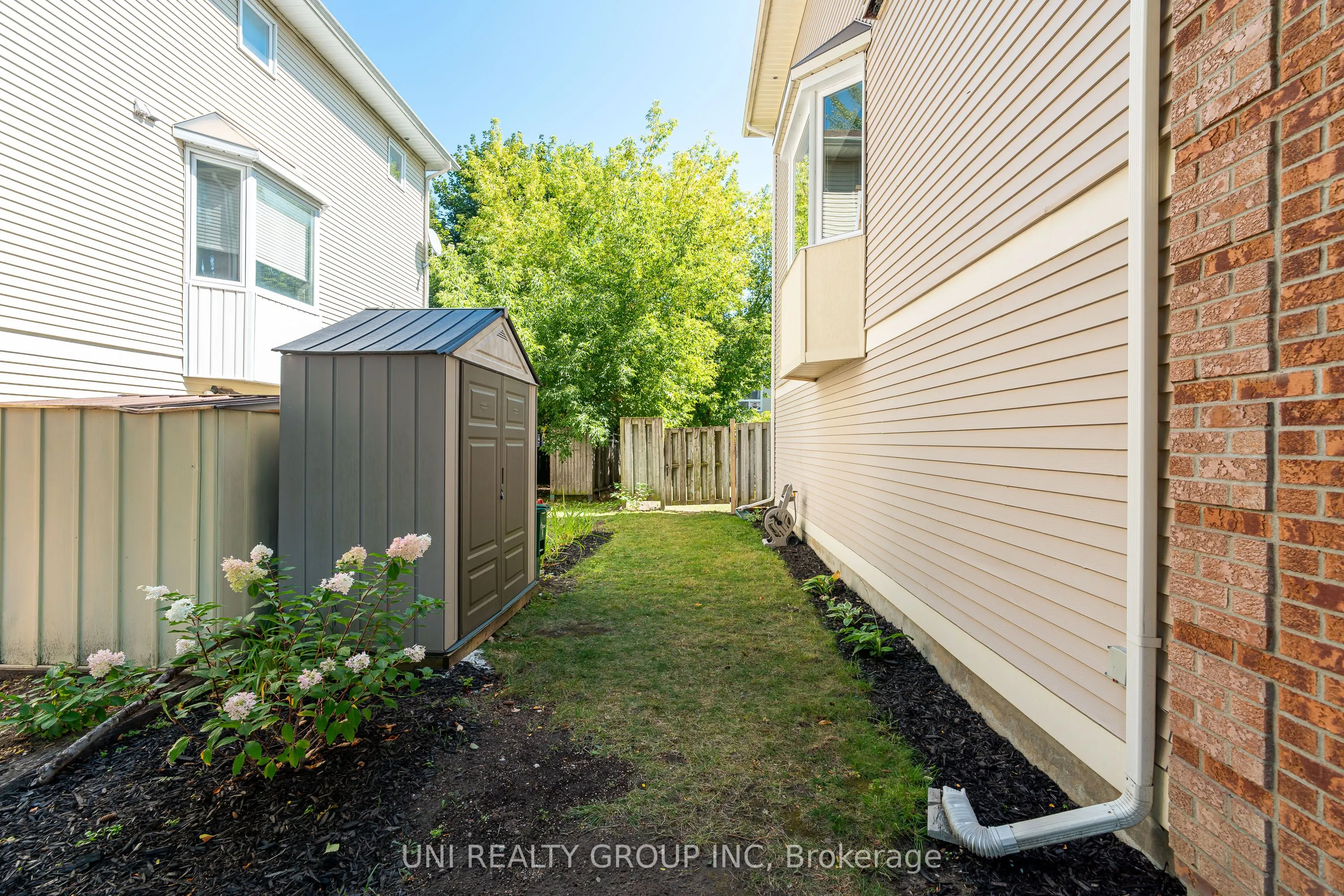 19 ARBORDALE Crescent