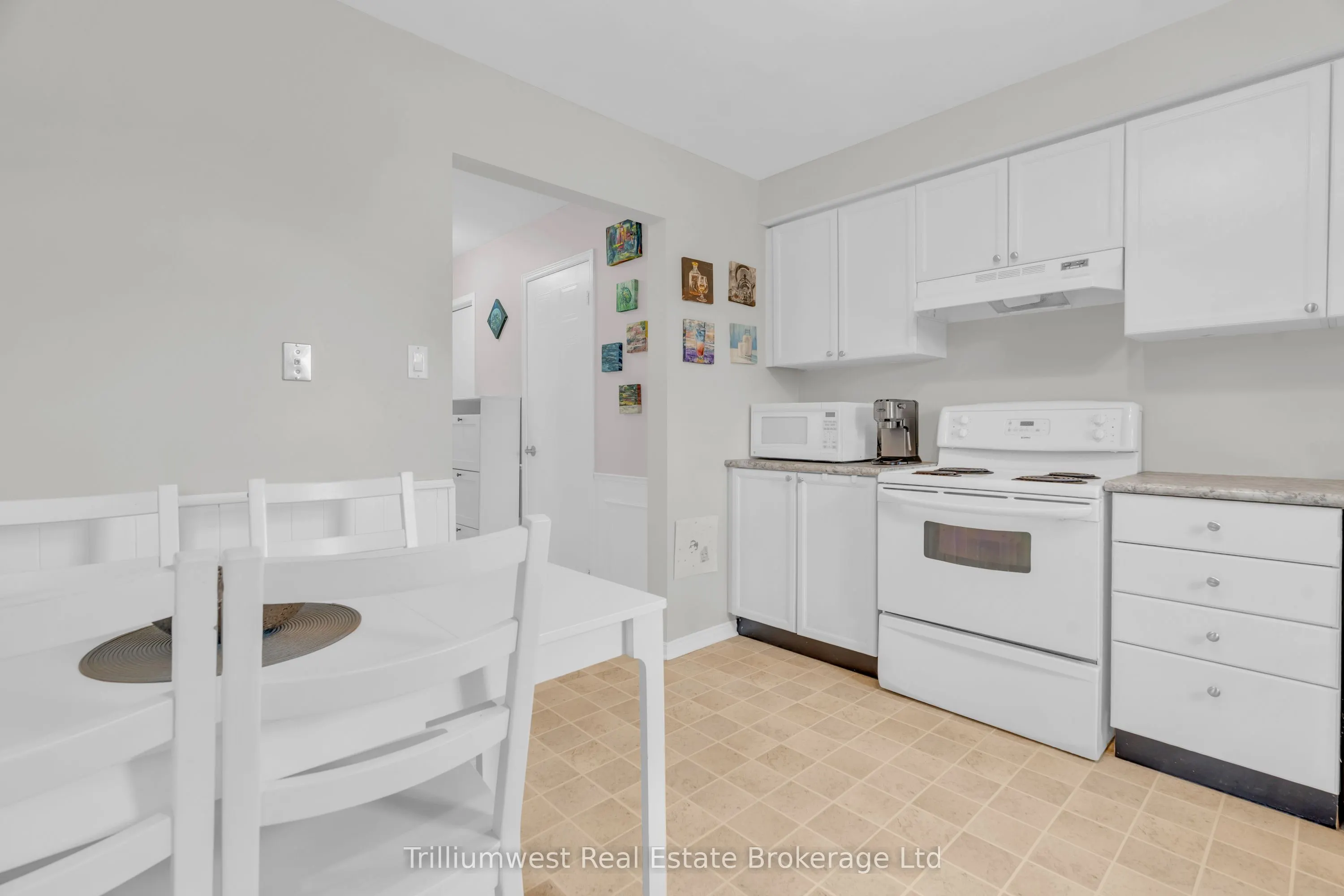 458 Janefield Avenue, #219