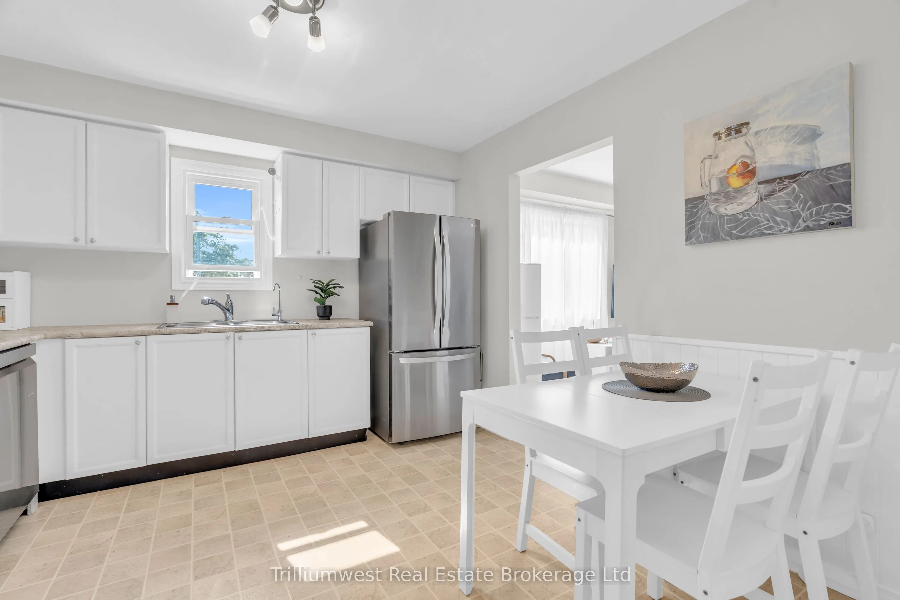 458 Janefield Avenue, #219