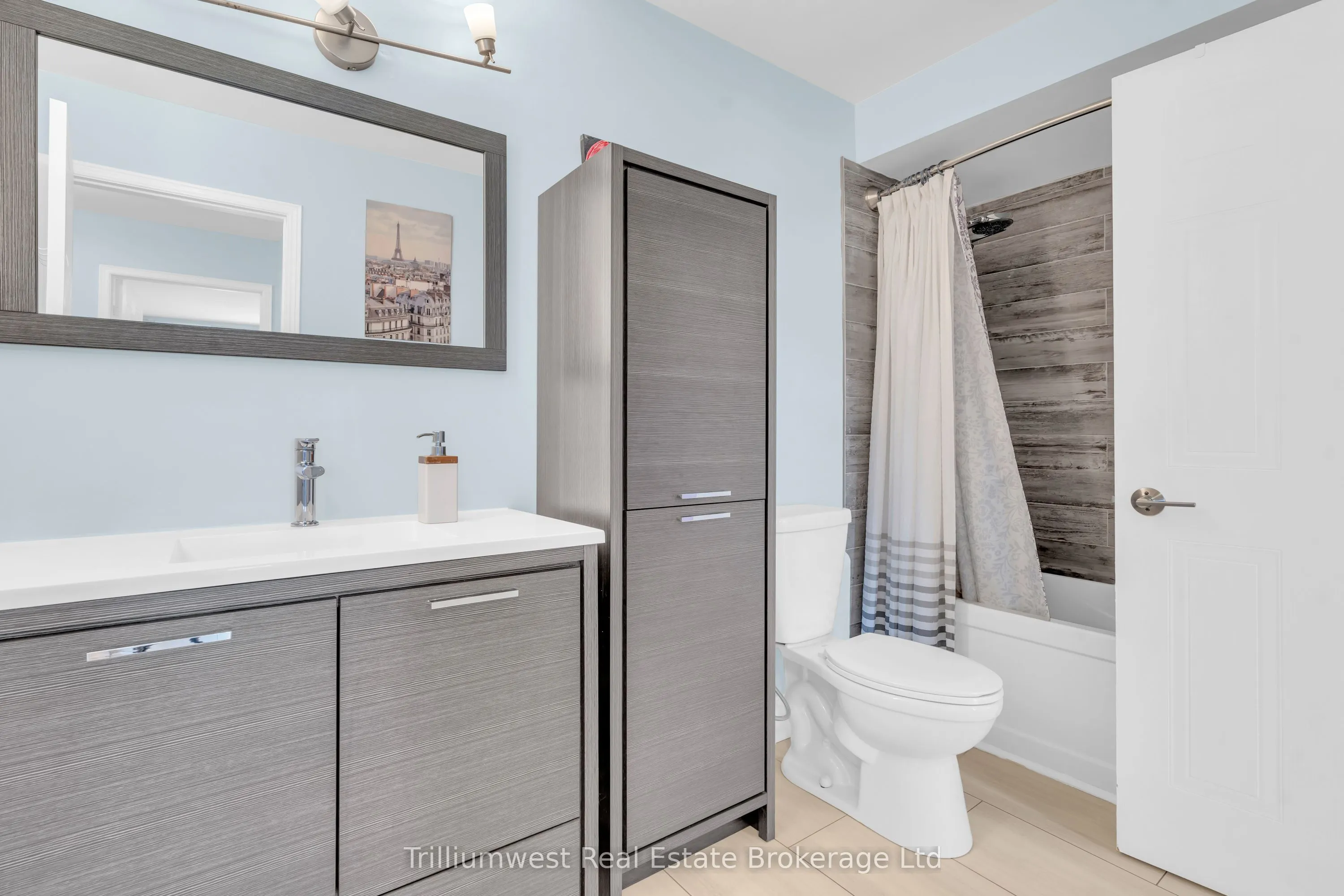 458 Janefield Avenue, #219