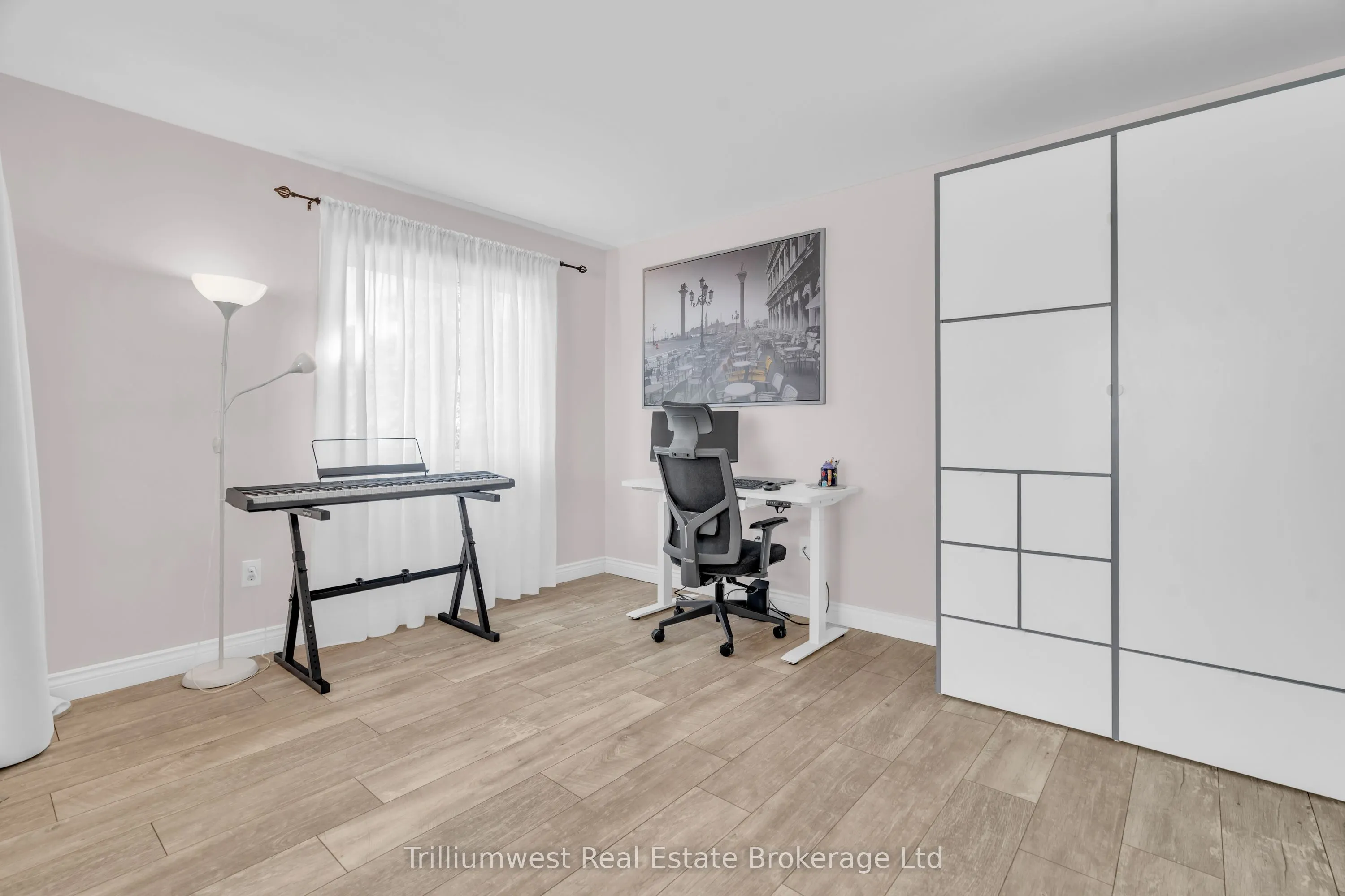 458 Janefield Avenue, #219