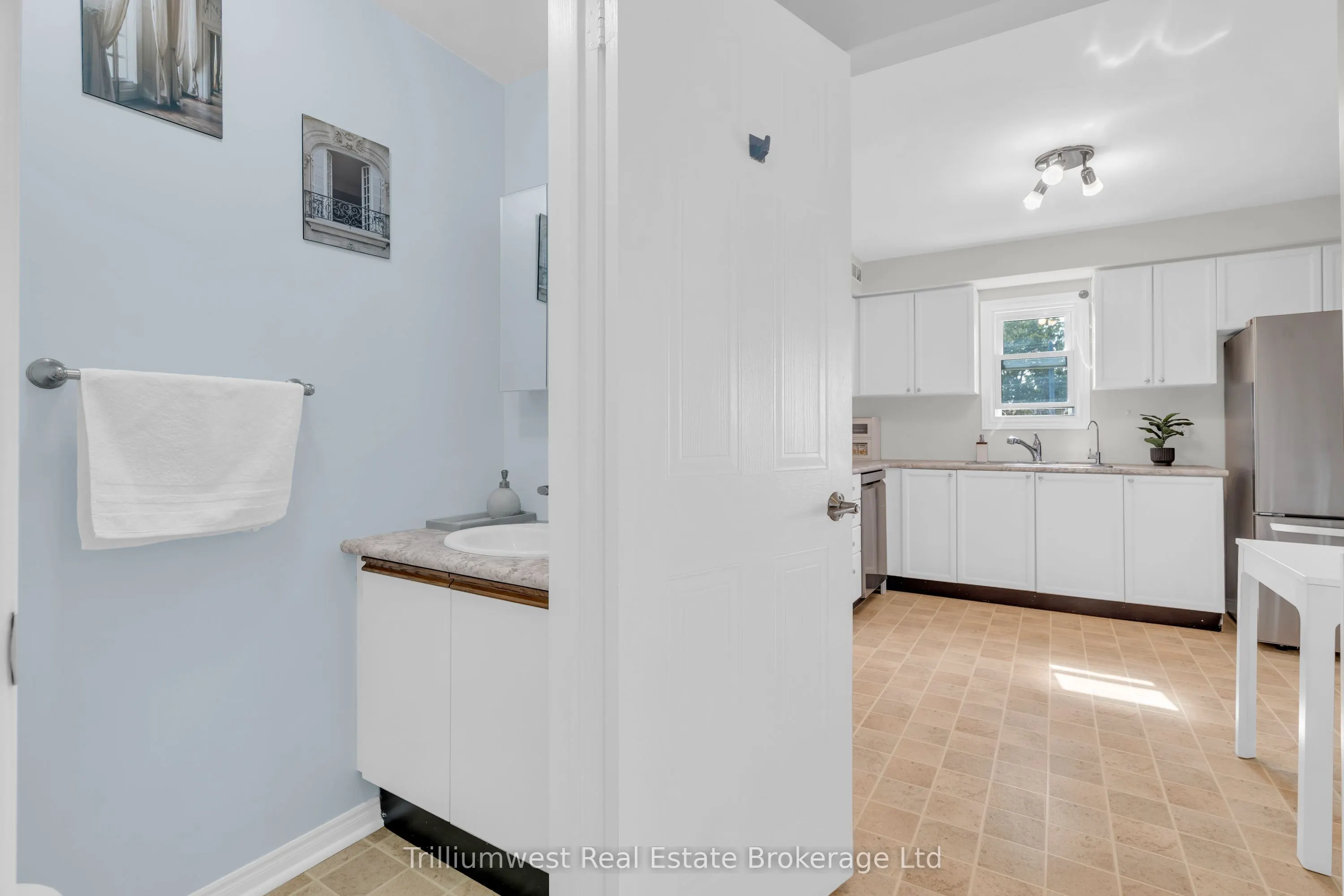458 Janefield Avenue, #219