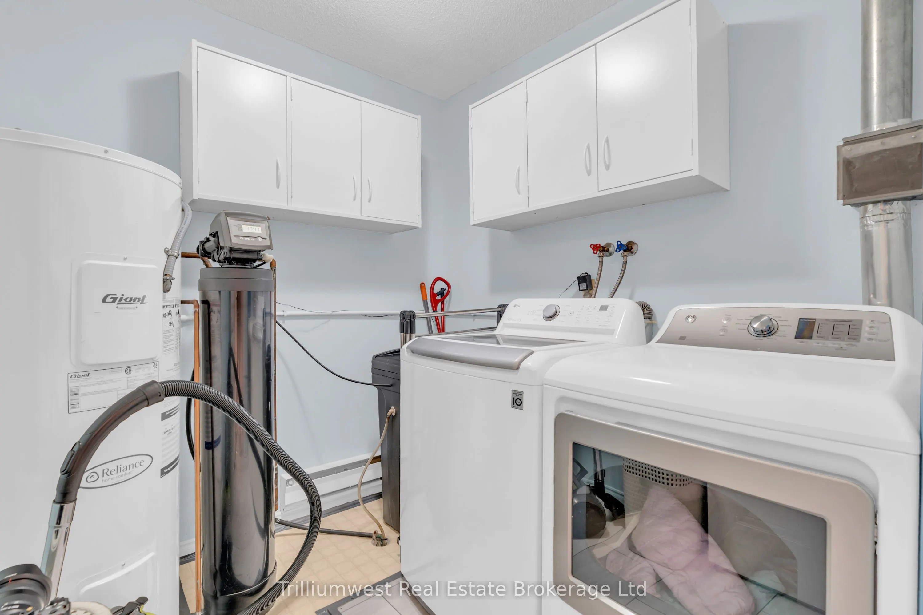 458 Janefield Avenue, #219