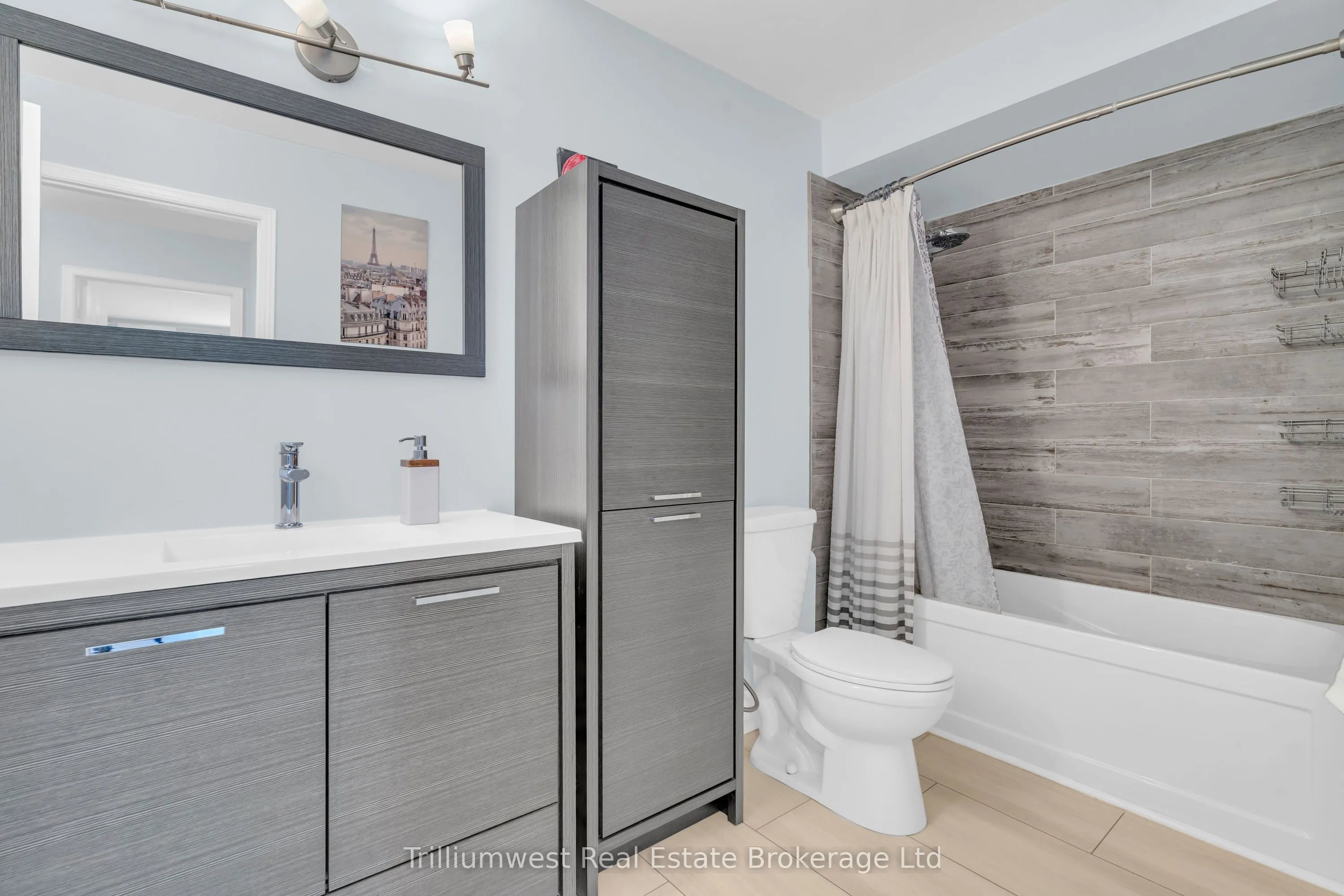 458 Janefield Avenue, #219