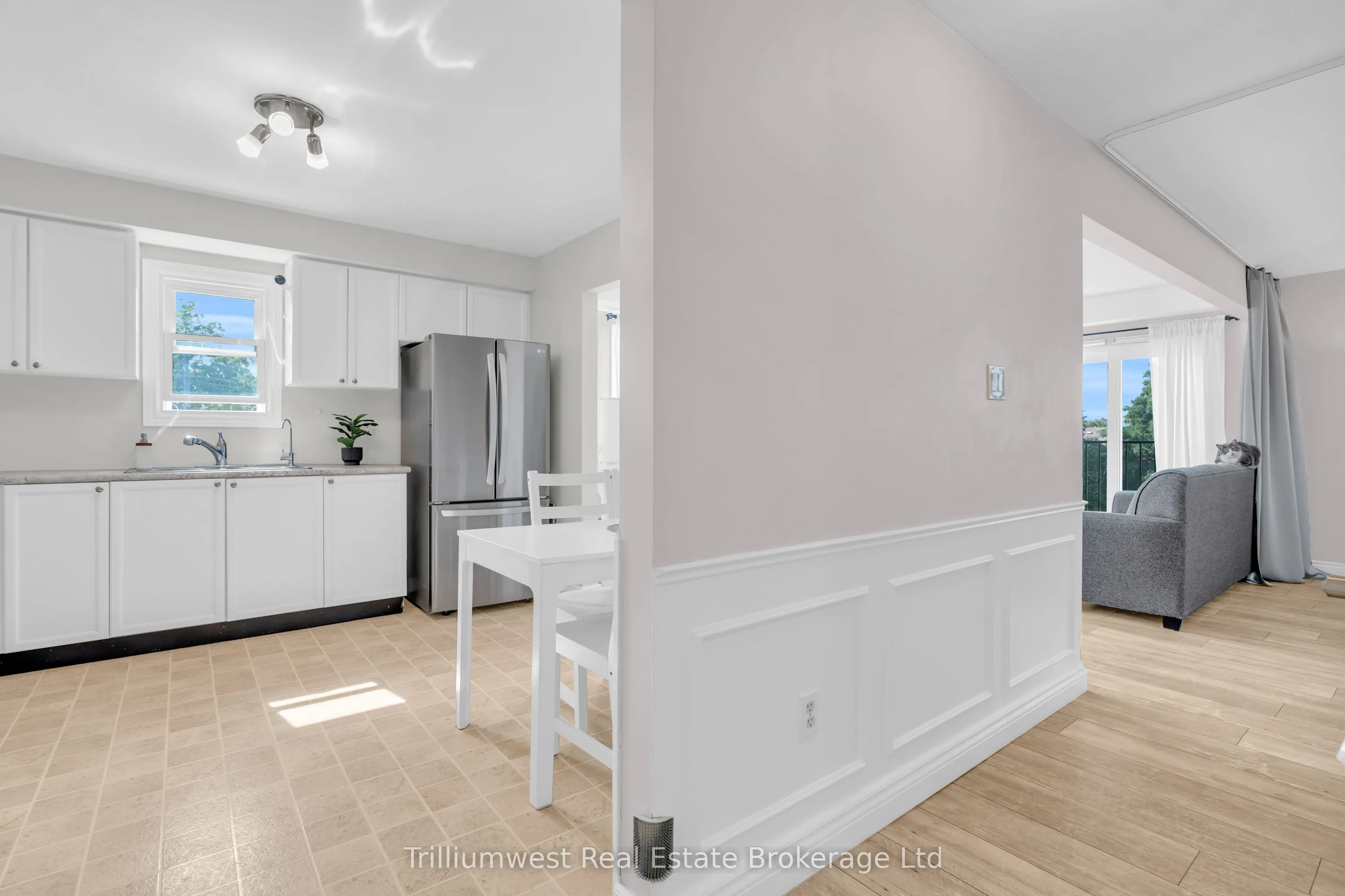 458 Janefield Avenue, #219