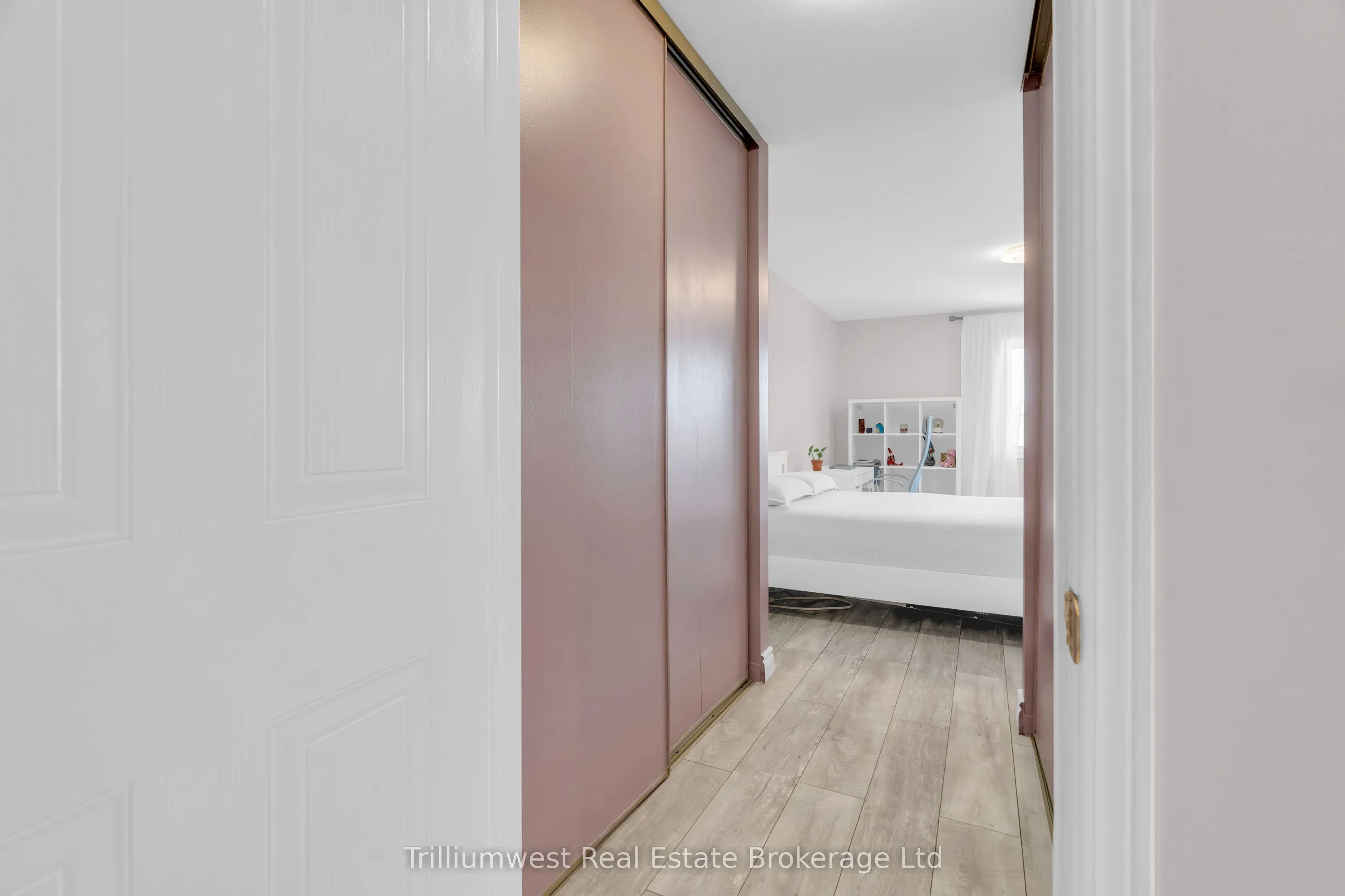 458 Janefield Avenue, #219