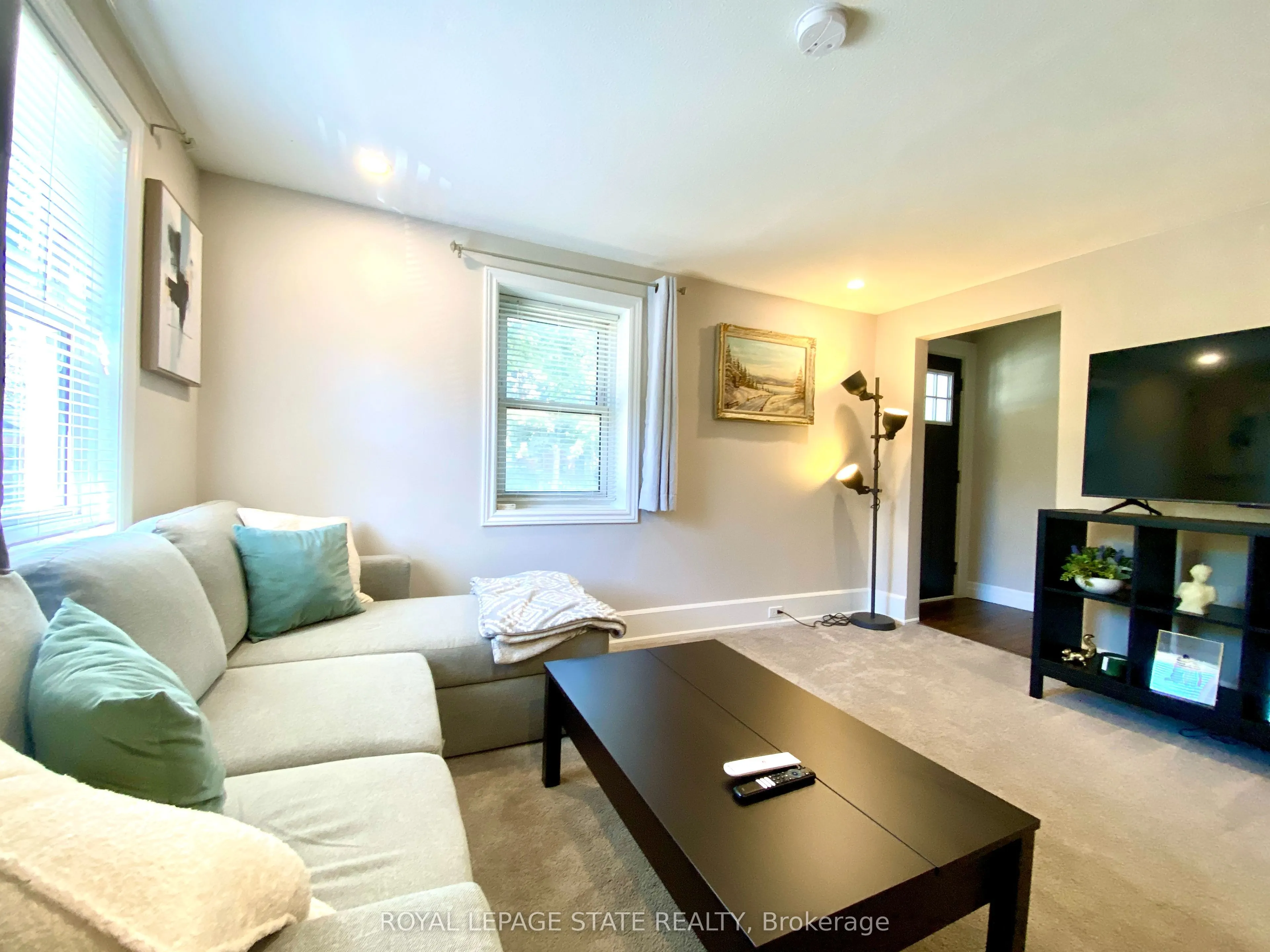 358 Dundas Street E