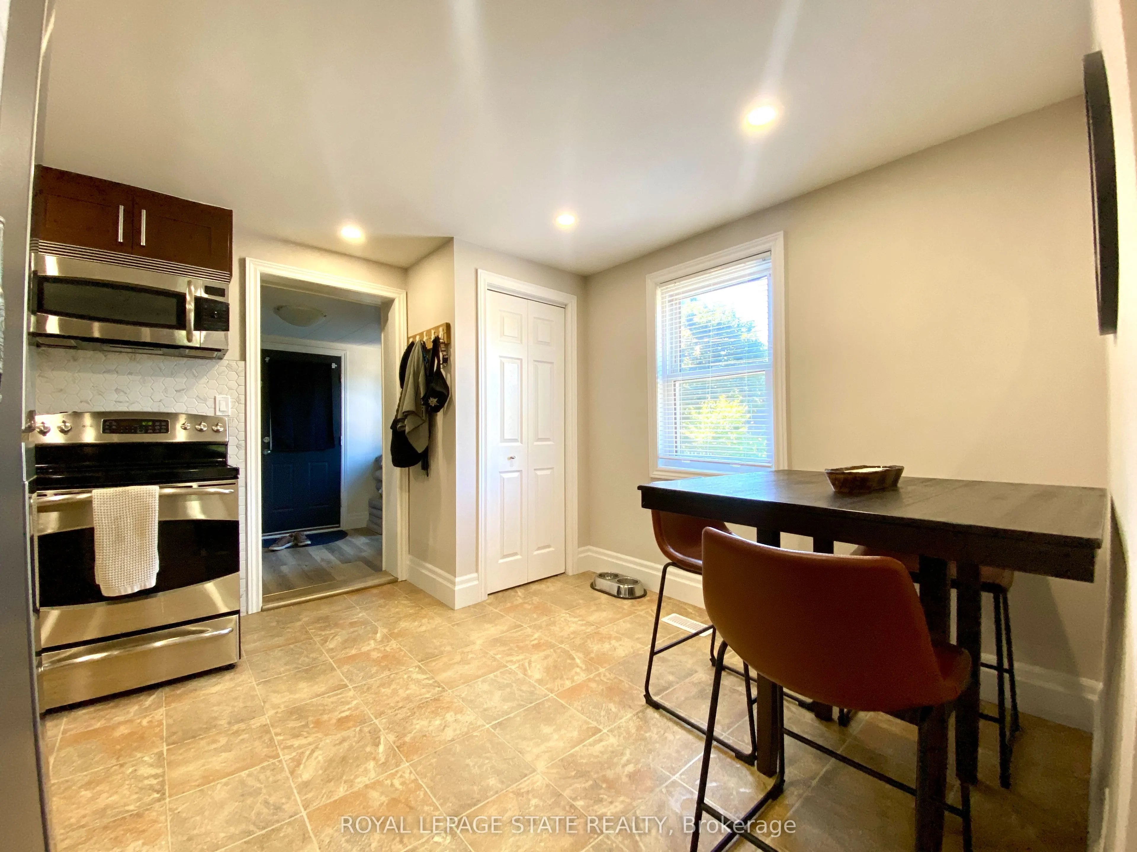 358 Dundas Street E